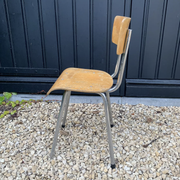 Chaise d'écolier plusieurs pièces disponibles