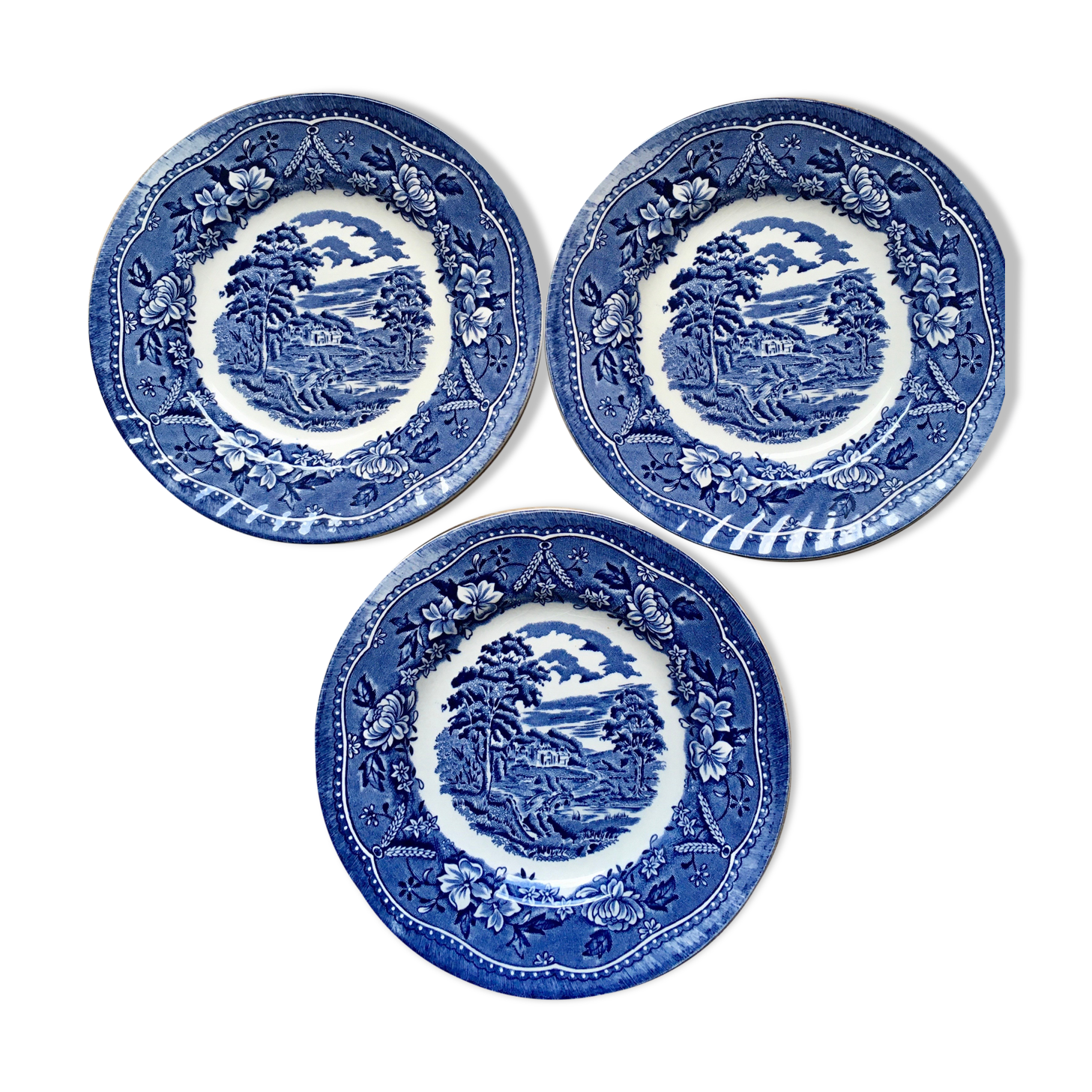 English-decorated dessert plates