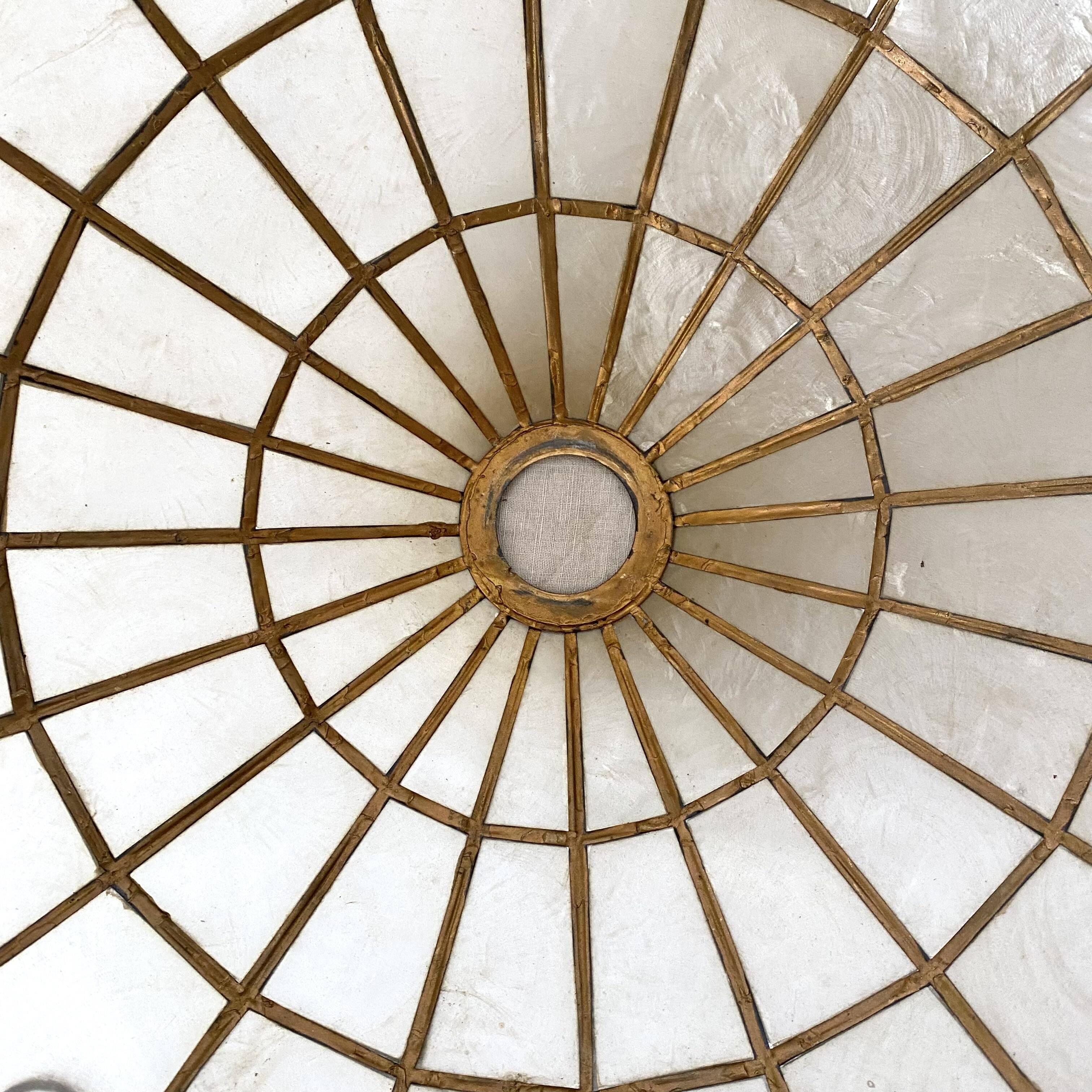 Flower suspension in mother-of-pearl and brass 48 cm