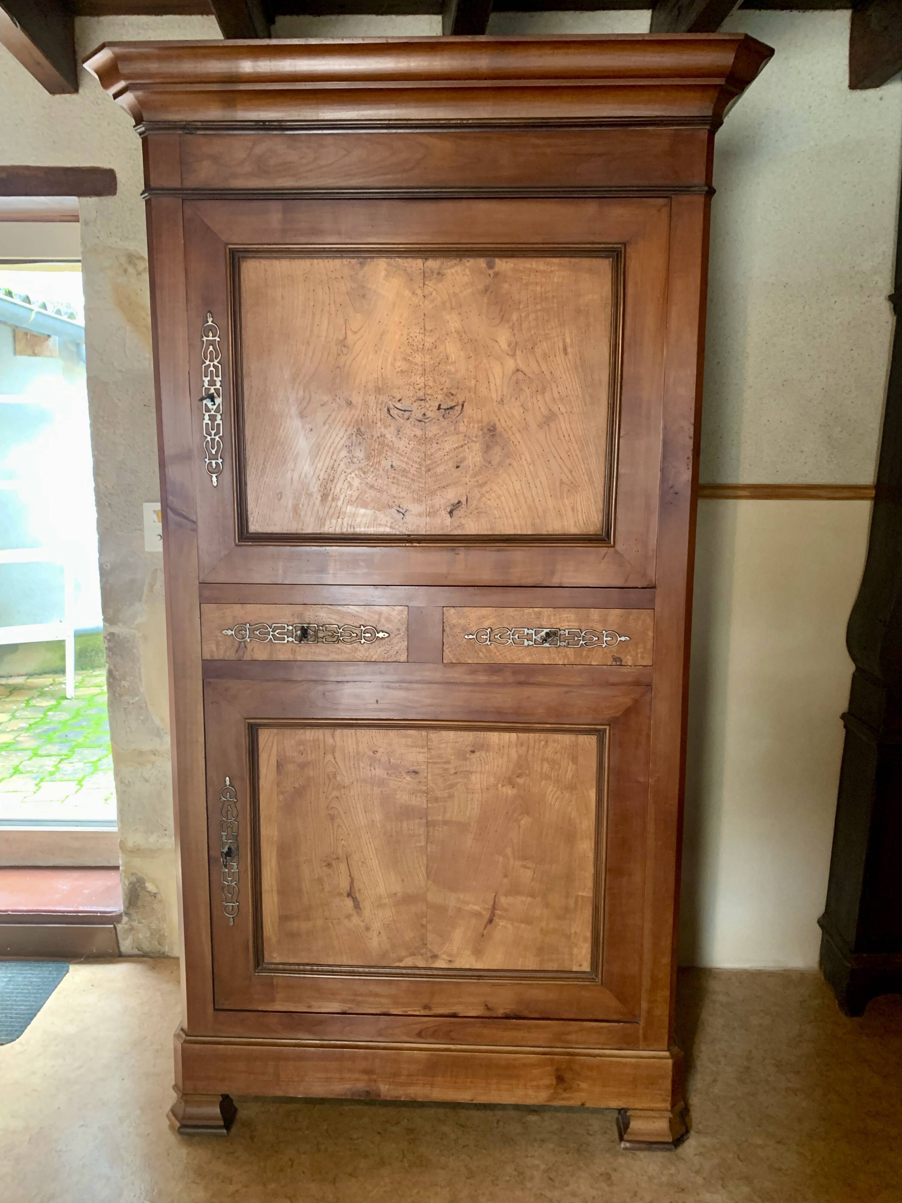 Standing man Louis Philippe