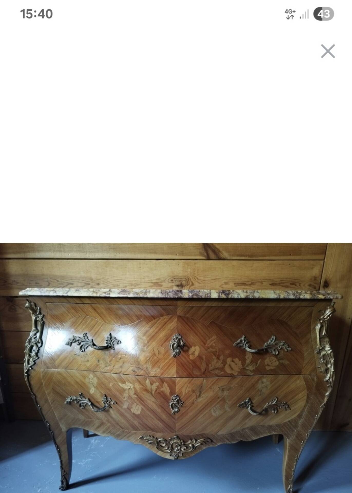 Curved chest of drawers