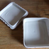 Square-shaped enamelled sandstone box