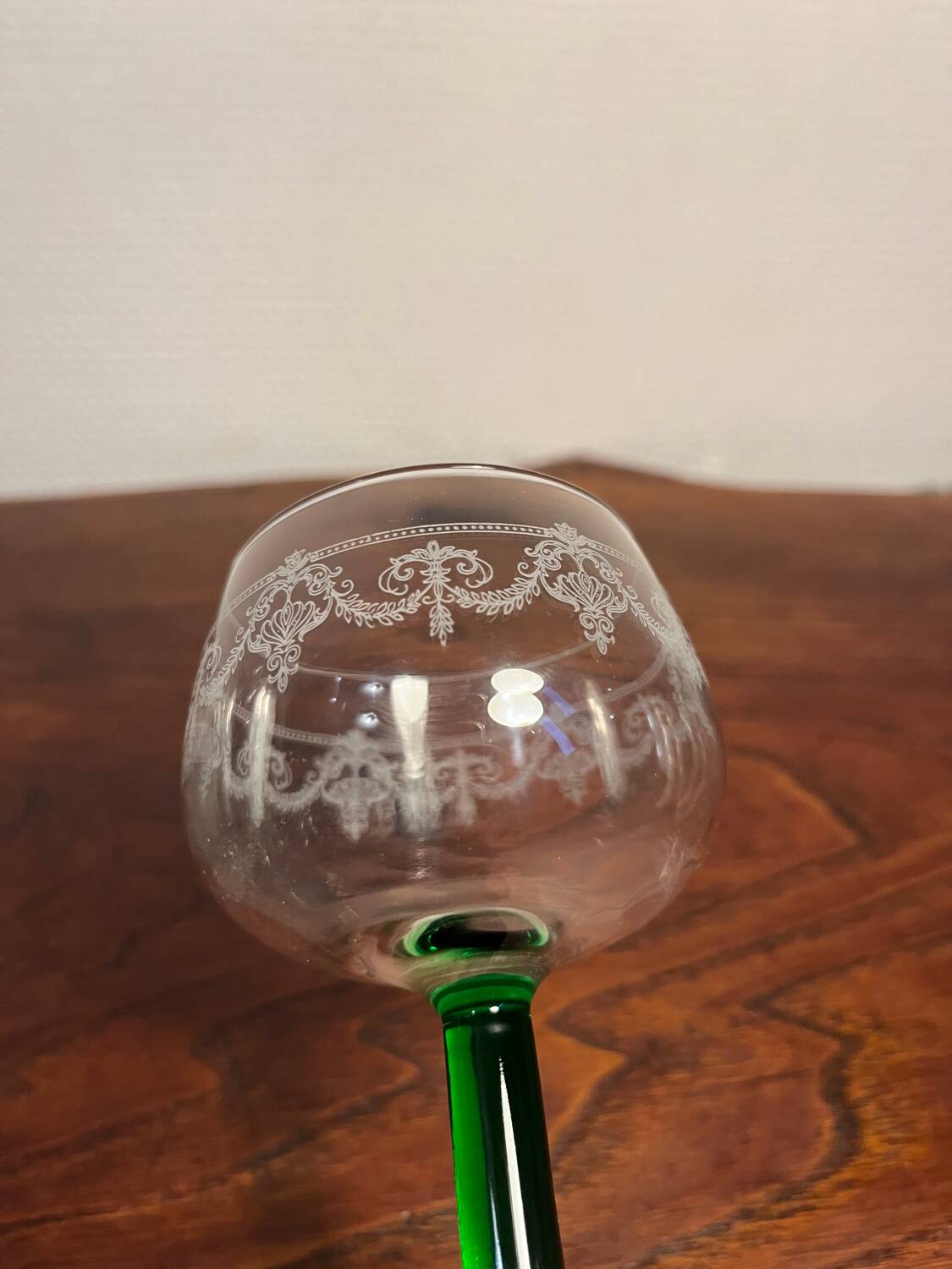 Wine glass with chiseled decoration