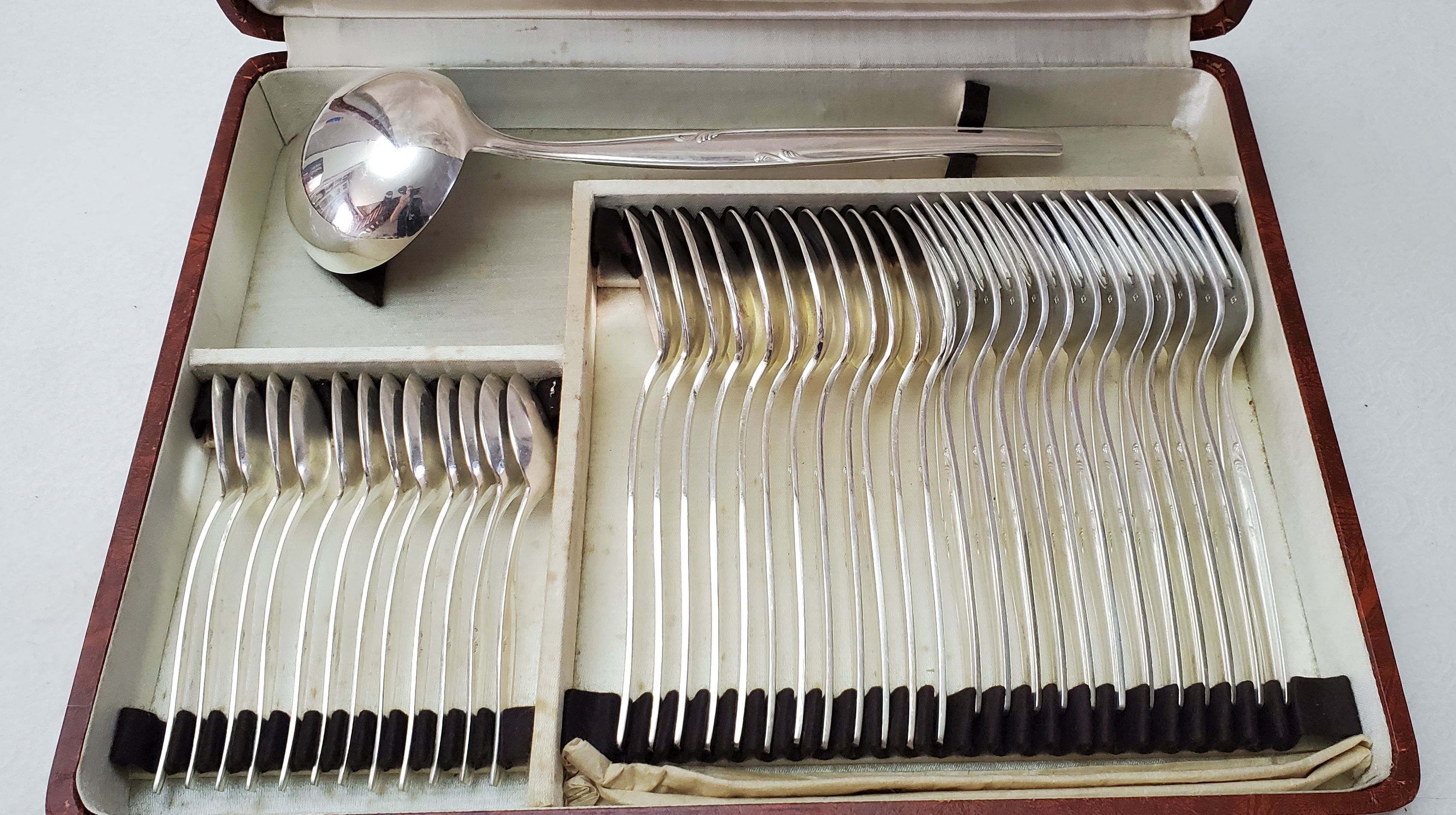 Housewife 47 pieces in silver metal Orbrille