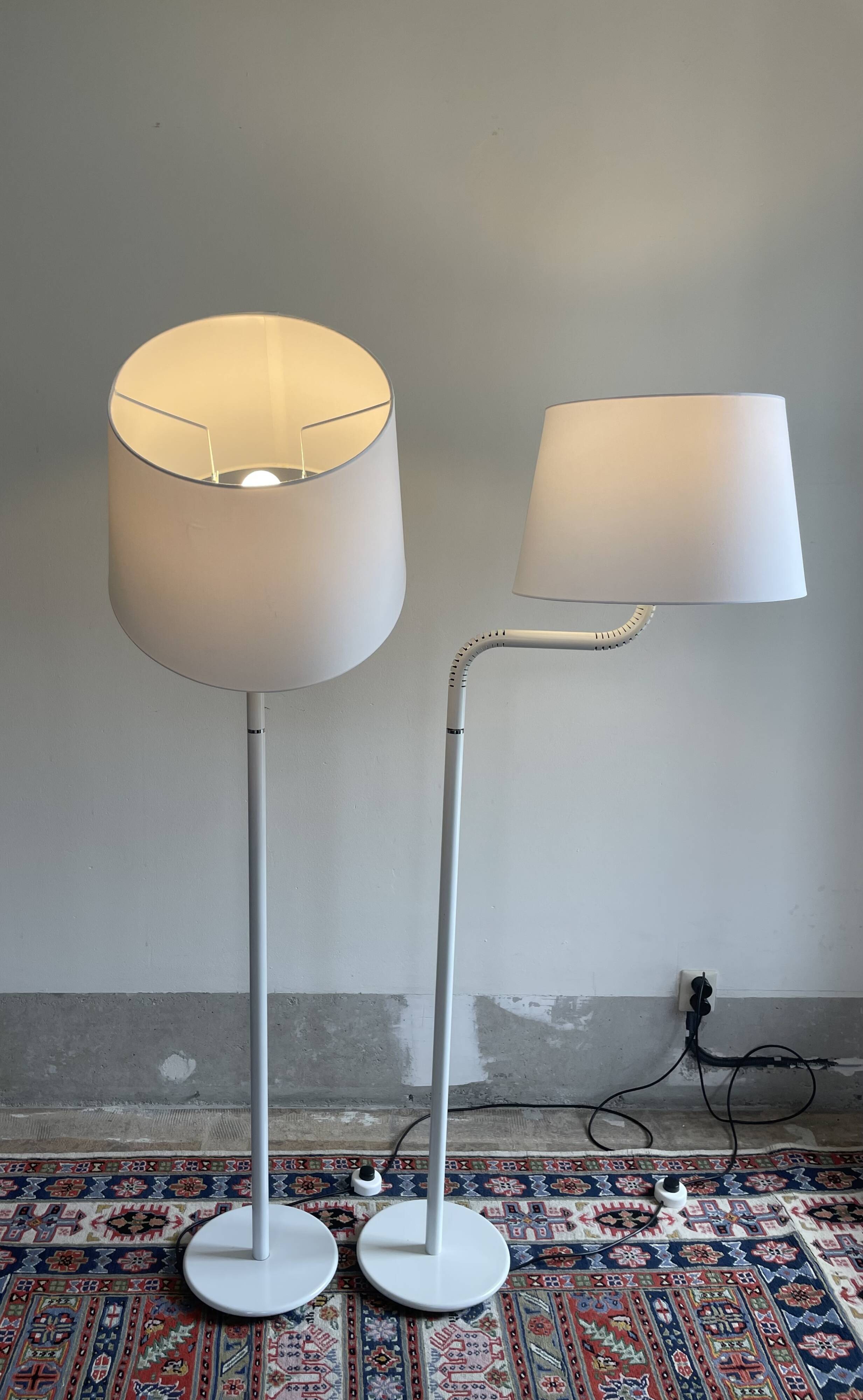 Set of two white Artifort 270 retro, standing lights