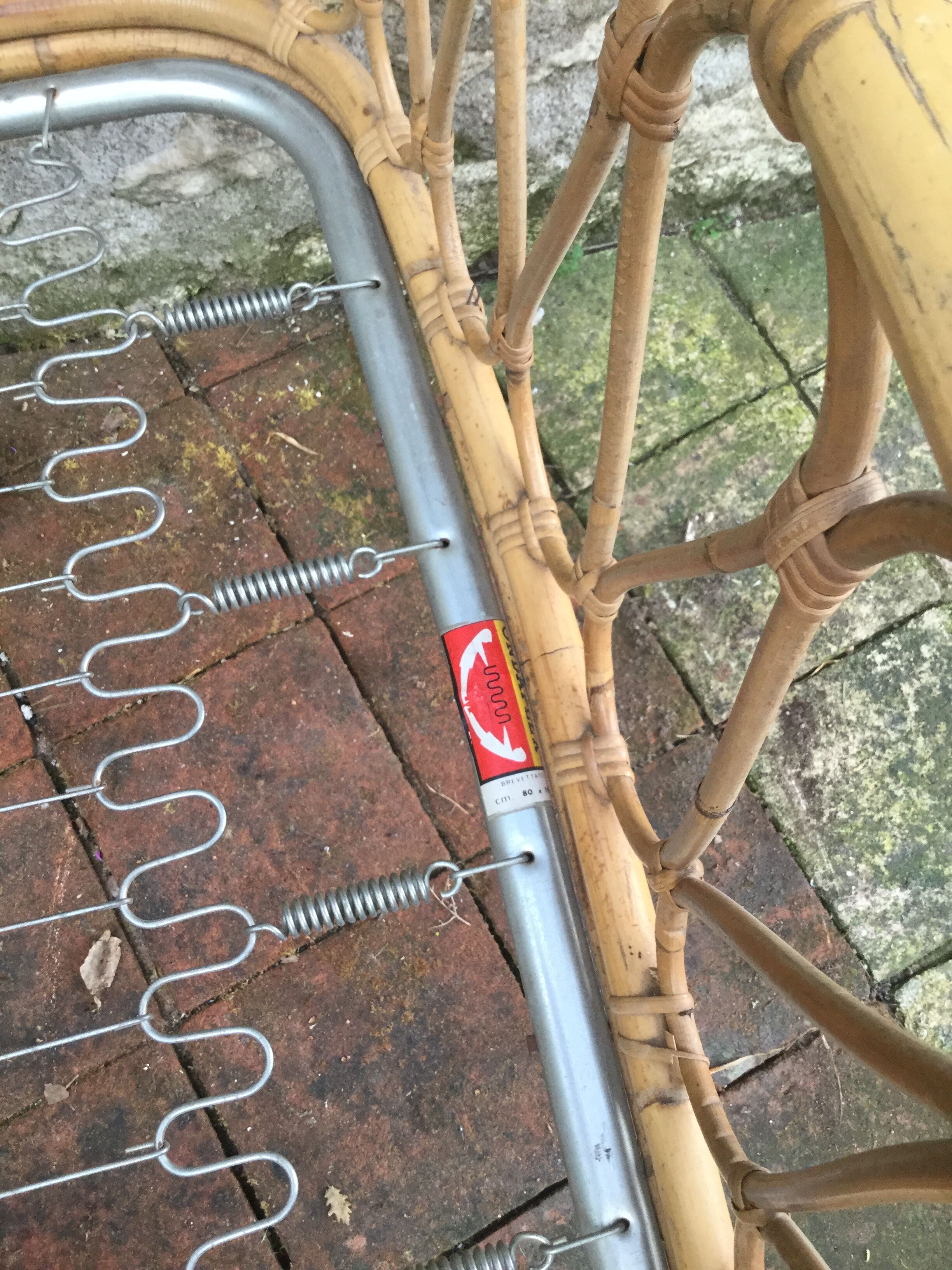 Bed rattan of the 1960s