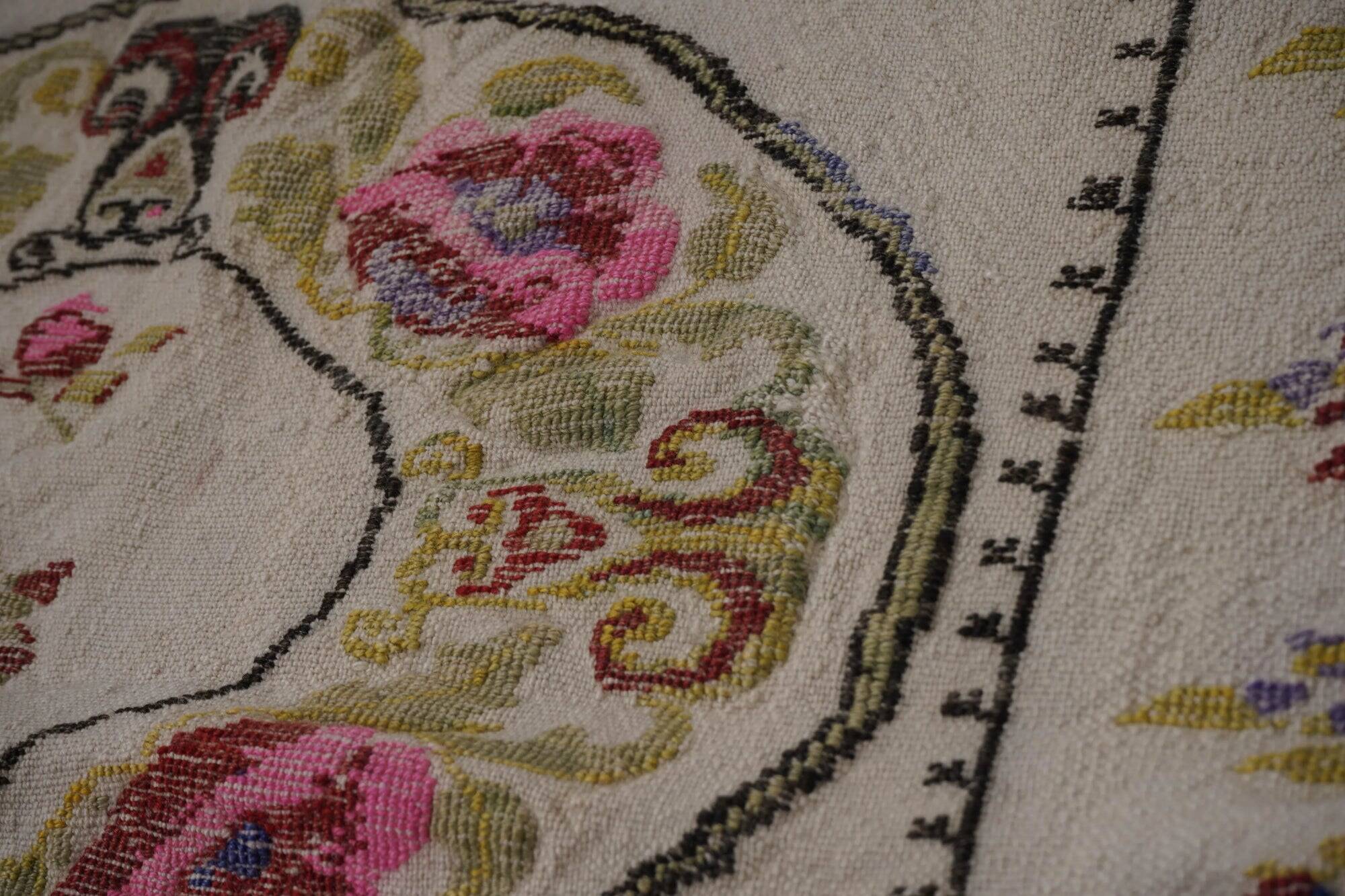 Vintage Turkish kilim, handwoven, 90x104 cm.