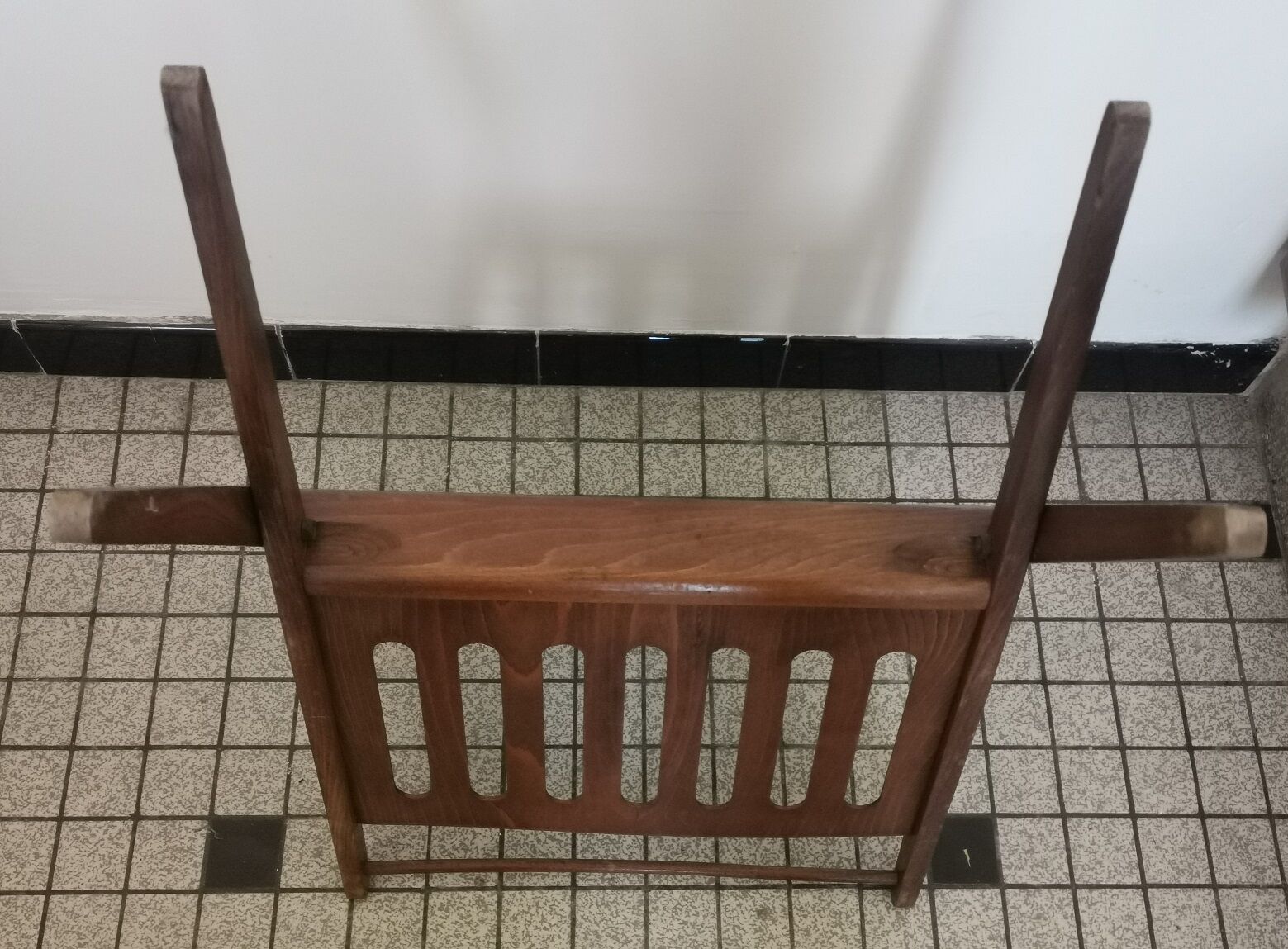 Scandinavian magazine door in folding wood Cees Braakman