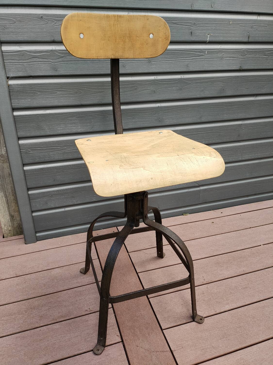 Old Bienaise workshop chair