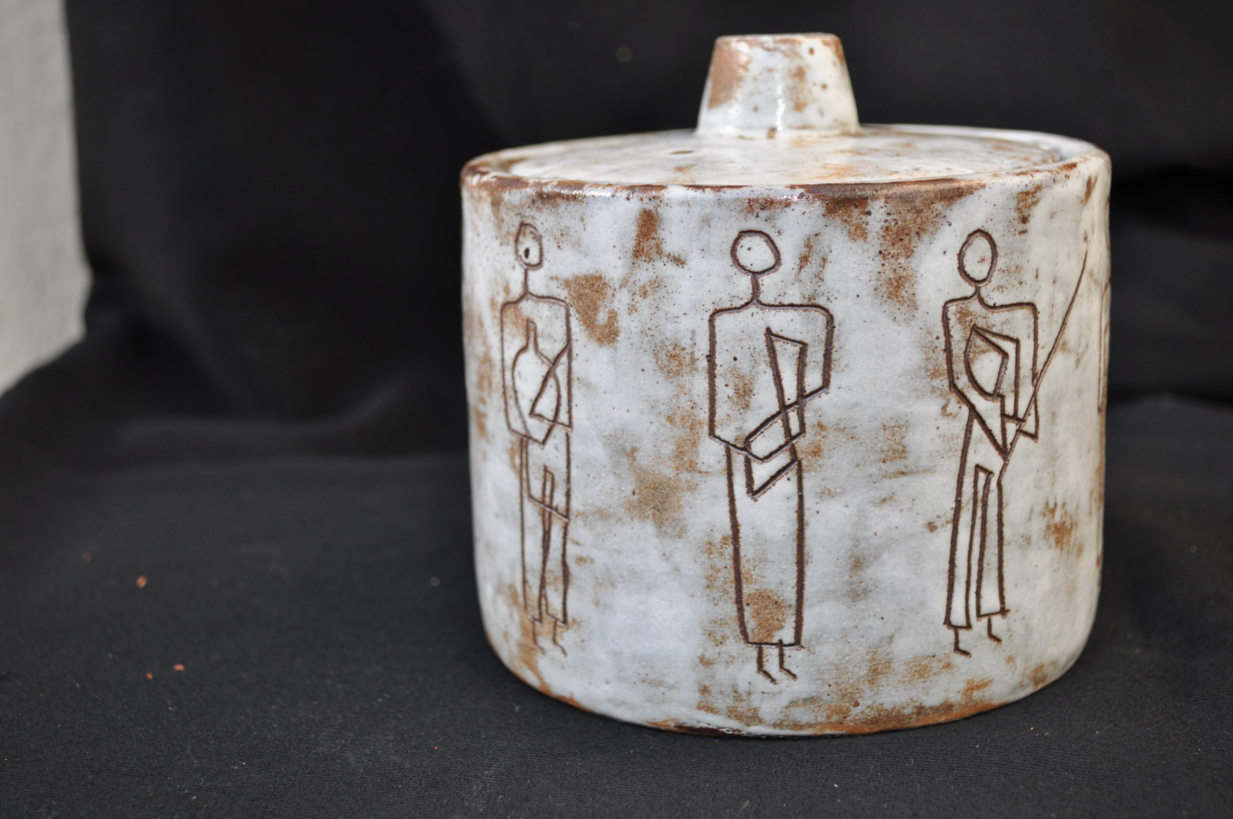 Art pottery lidd signed Kostanda A. Vallauris characters