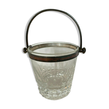 Seal has crystal ice cubes cut from the house BACCARAT 20th century