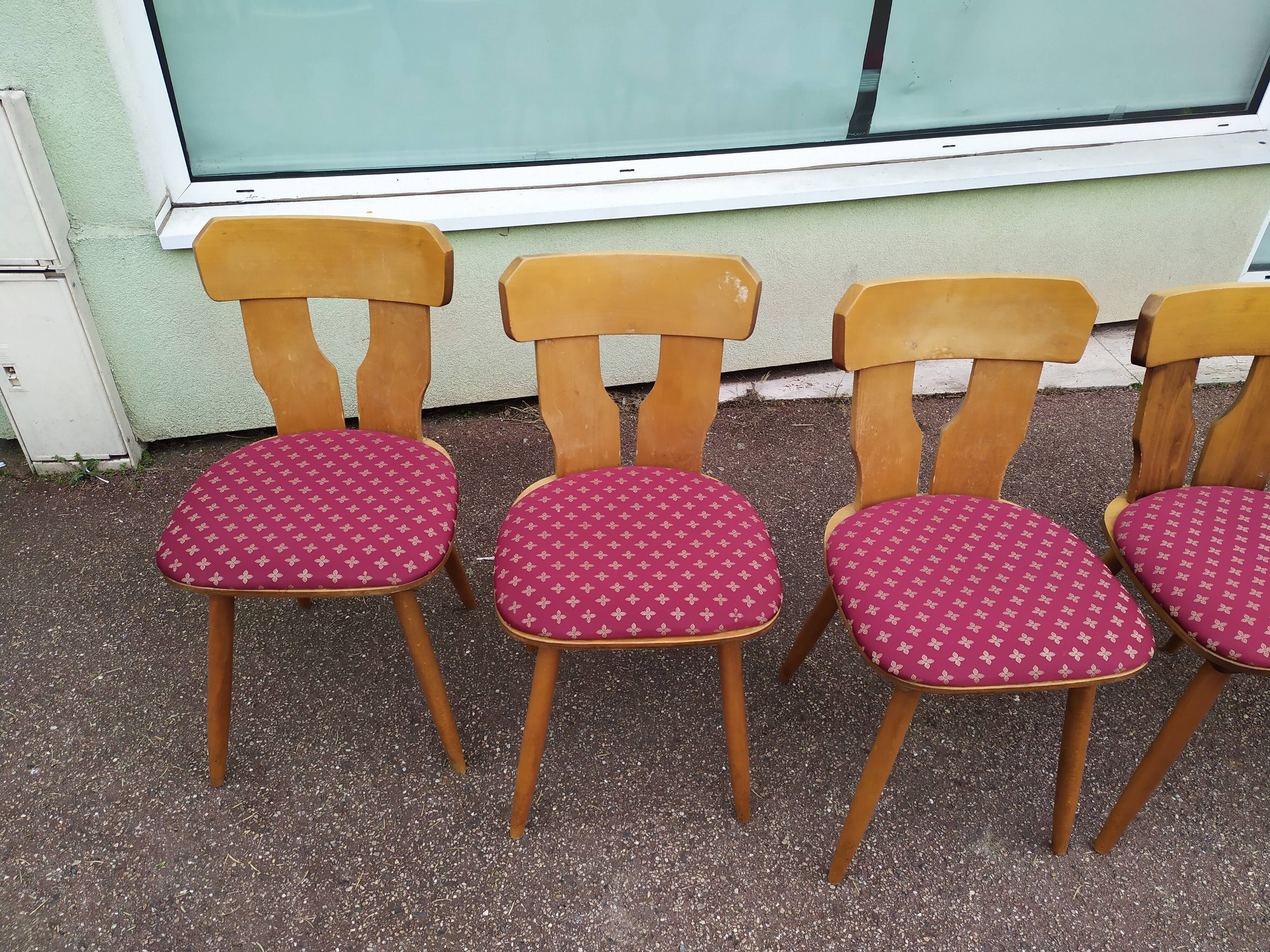 Set of 6 wooden bistro chairs with vintage cushion from the 70s/80s/90s