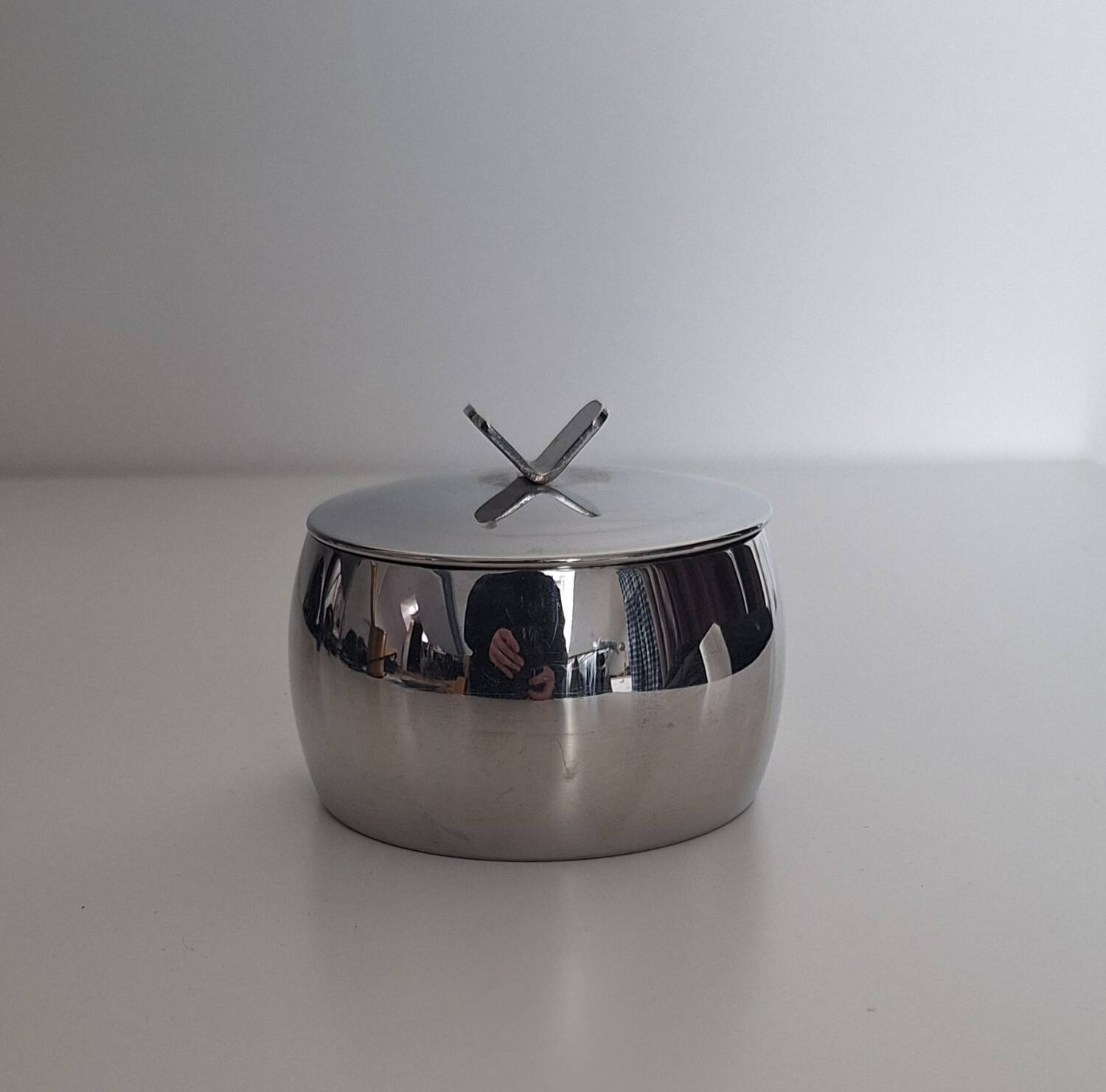 Stainless steel sugar bowl by Guy Degrenne