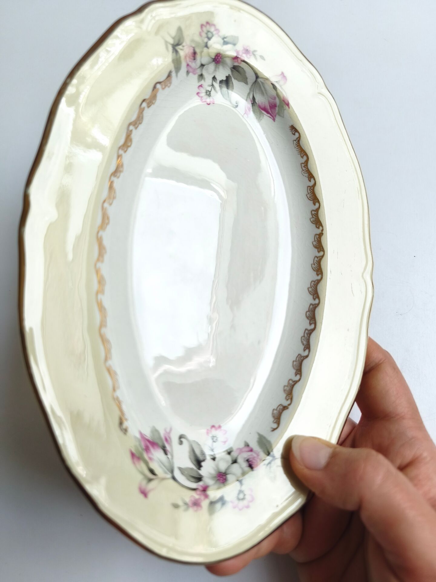 Ravier vintage L'Amandinoise model Paola white cream flowers