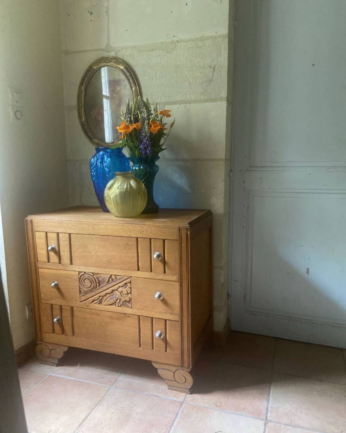 Old Art Deco period chest of drawers in oak