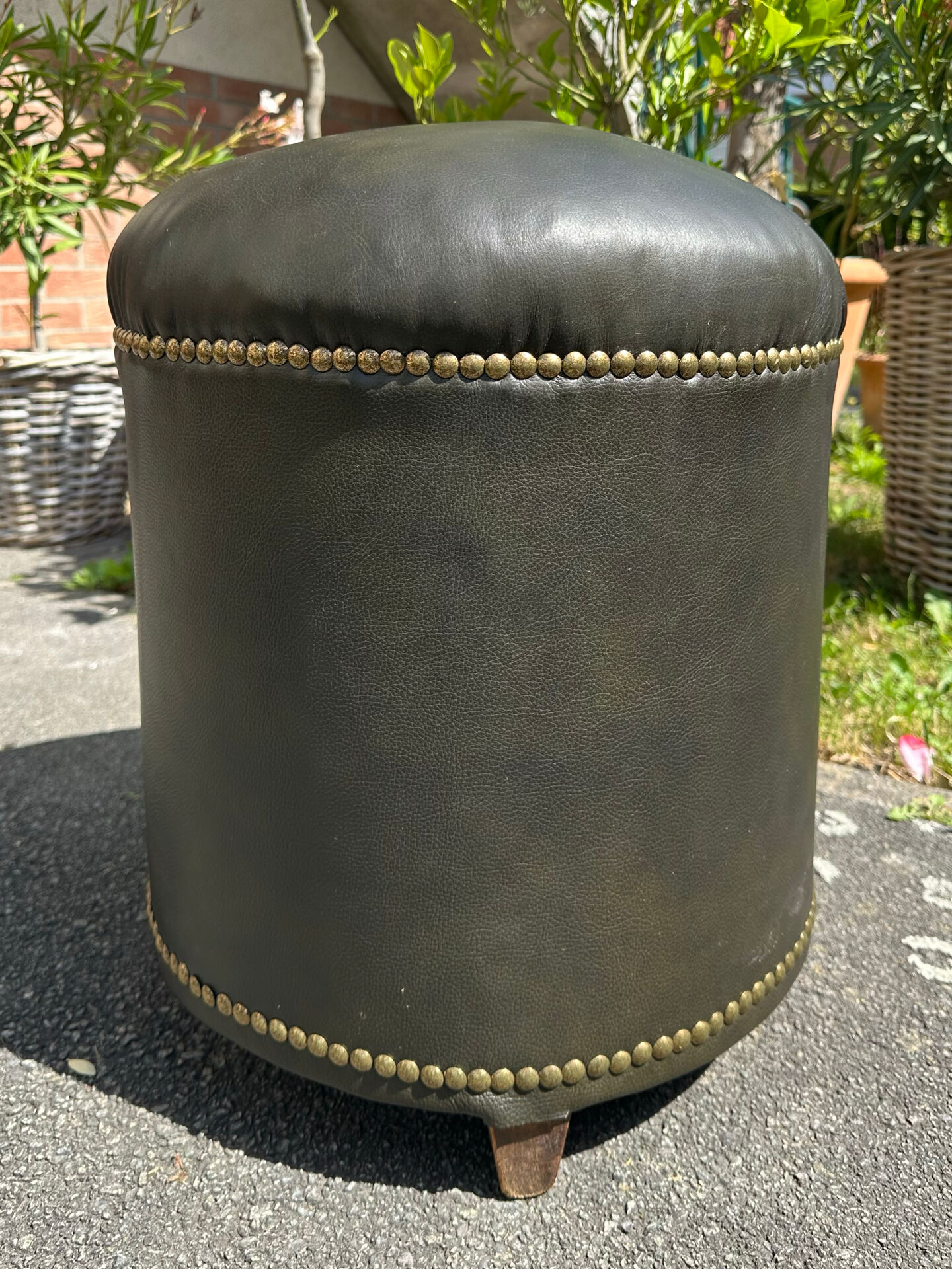 Chesterfield Pouf Stool – Restored 1920 Frame