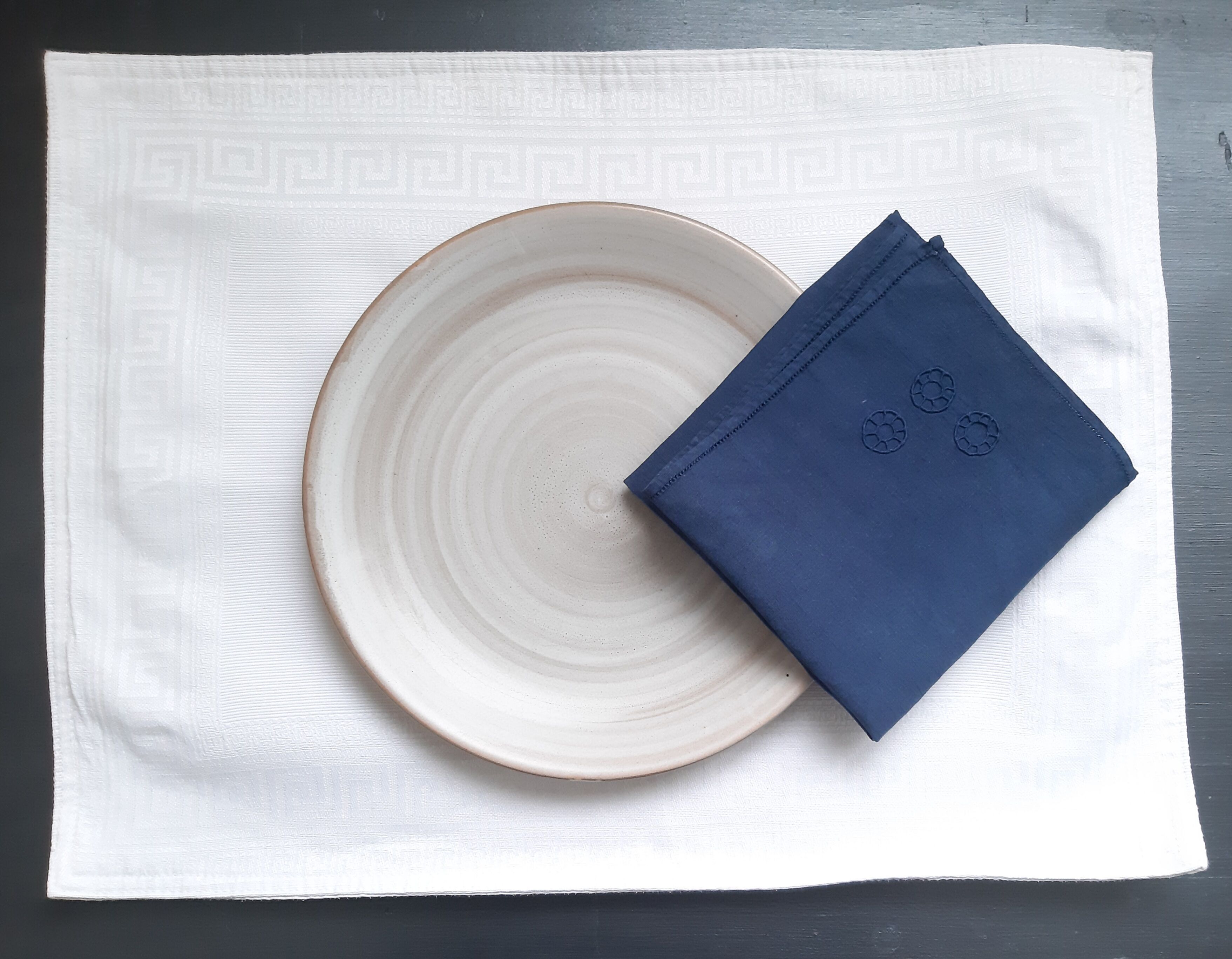 4 damask placemats