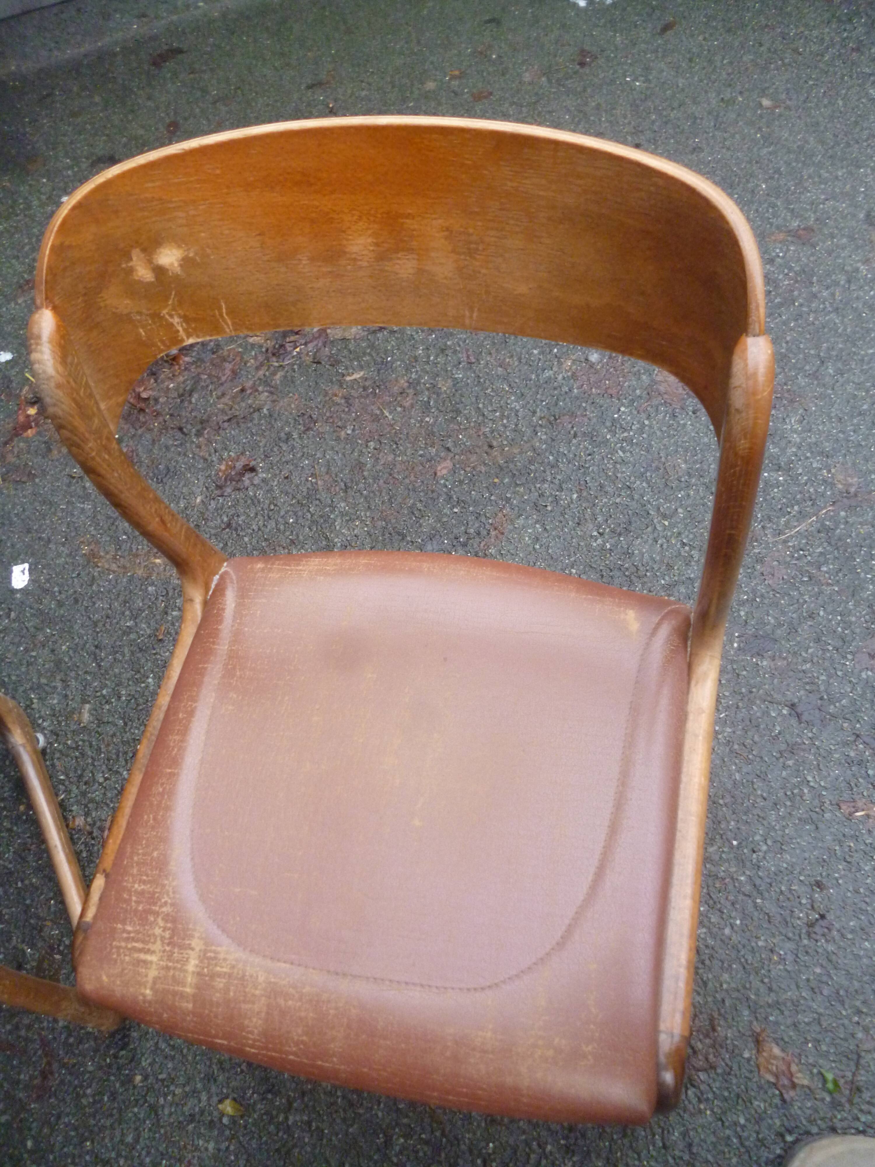 Suite de 6 chaises traineau Baumann