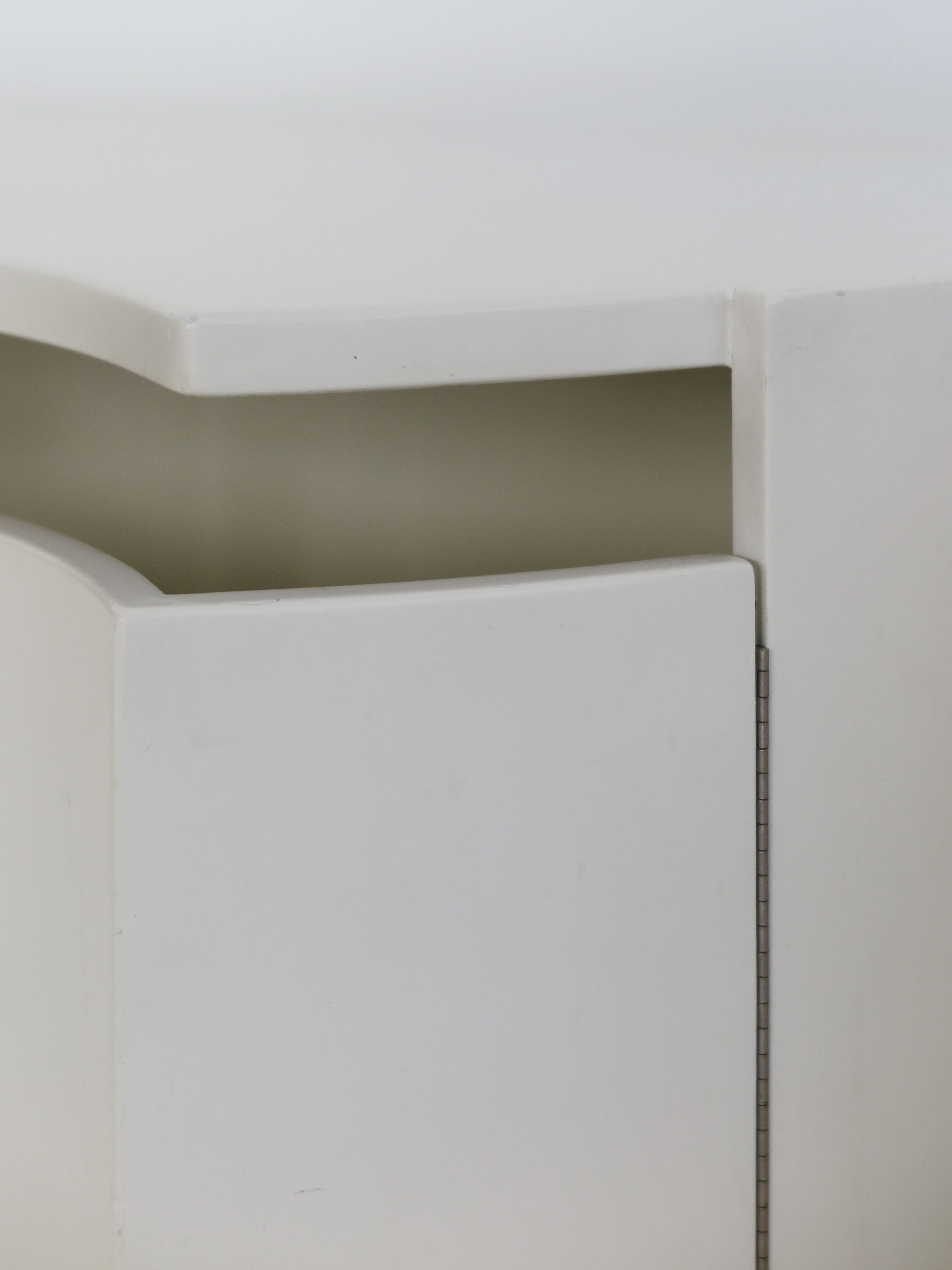 Simon Gavina Italian white lacquered wood  nigthstands, 1970s