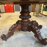 Middle table in mahogany.