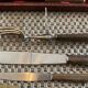 Box 28 pieces, knives and service cutlery