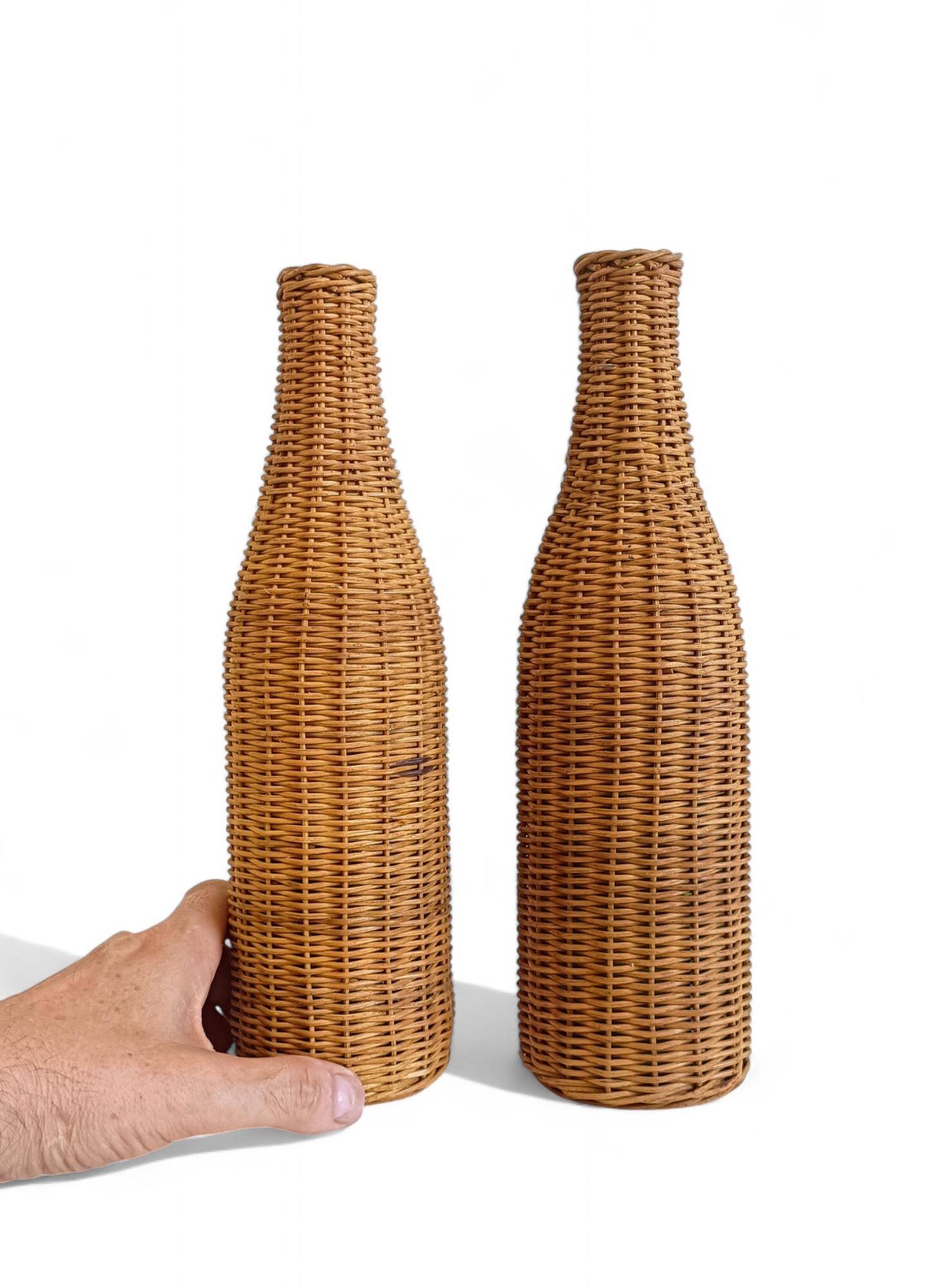 Bouteilles en verre en osier rustiques faites à la main, milieu du 20e siècle, France