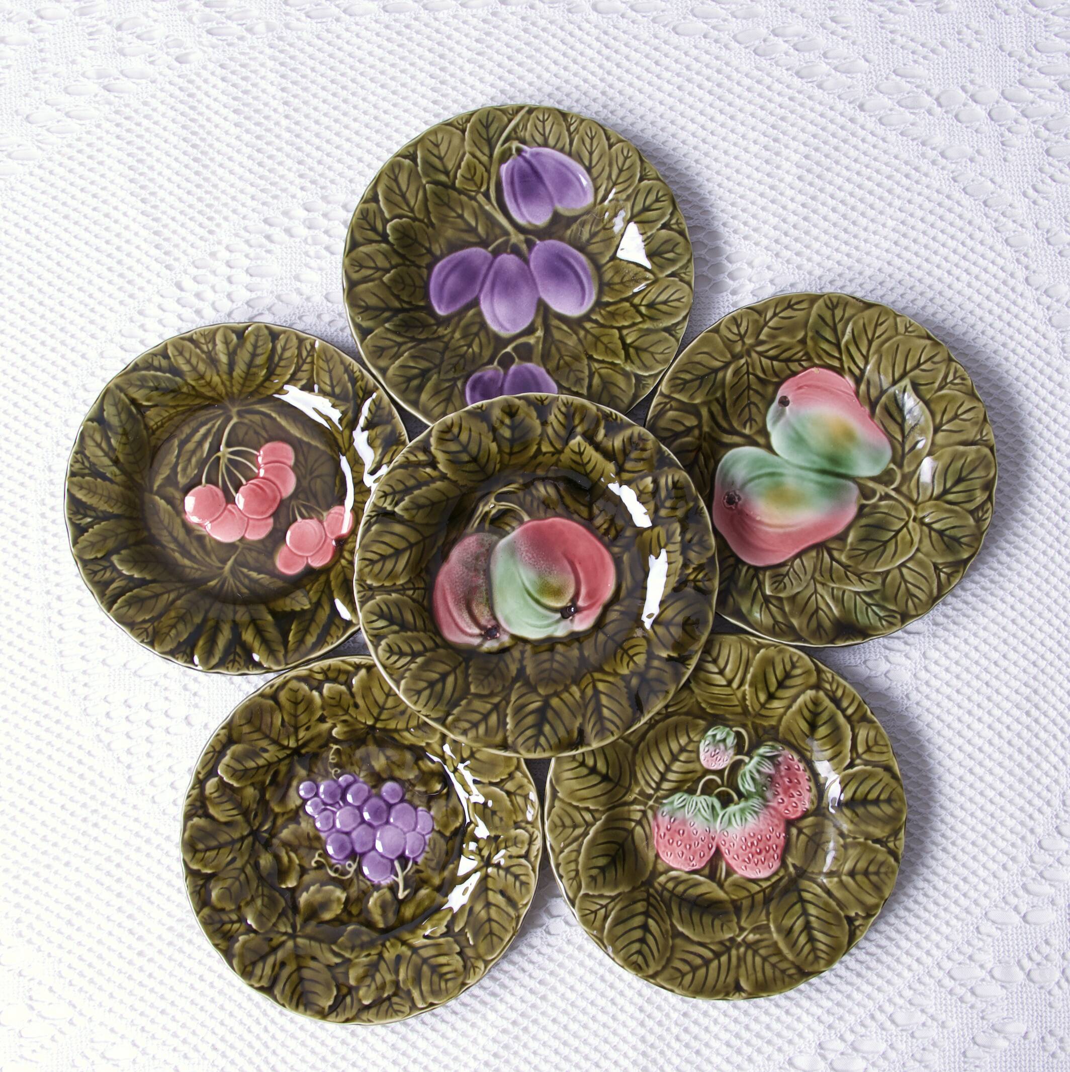 6 Sarreguemines slip plates, green model