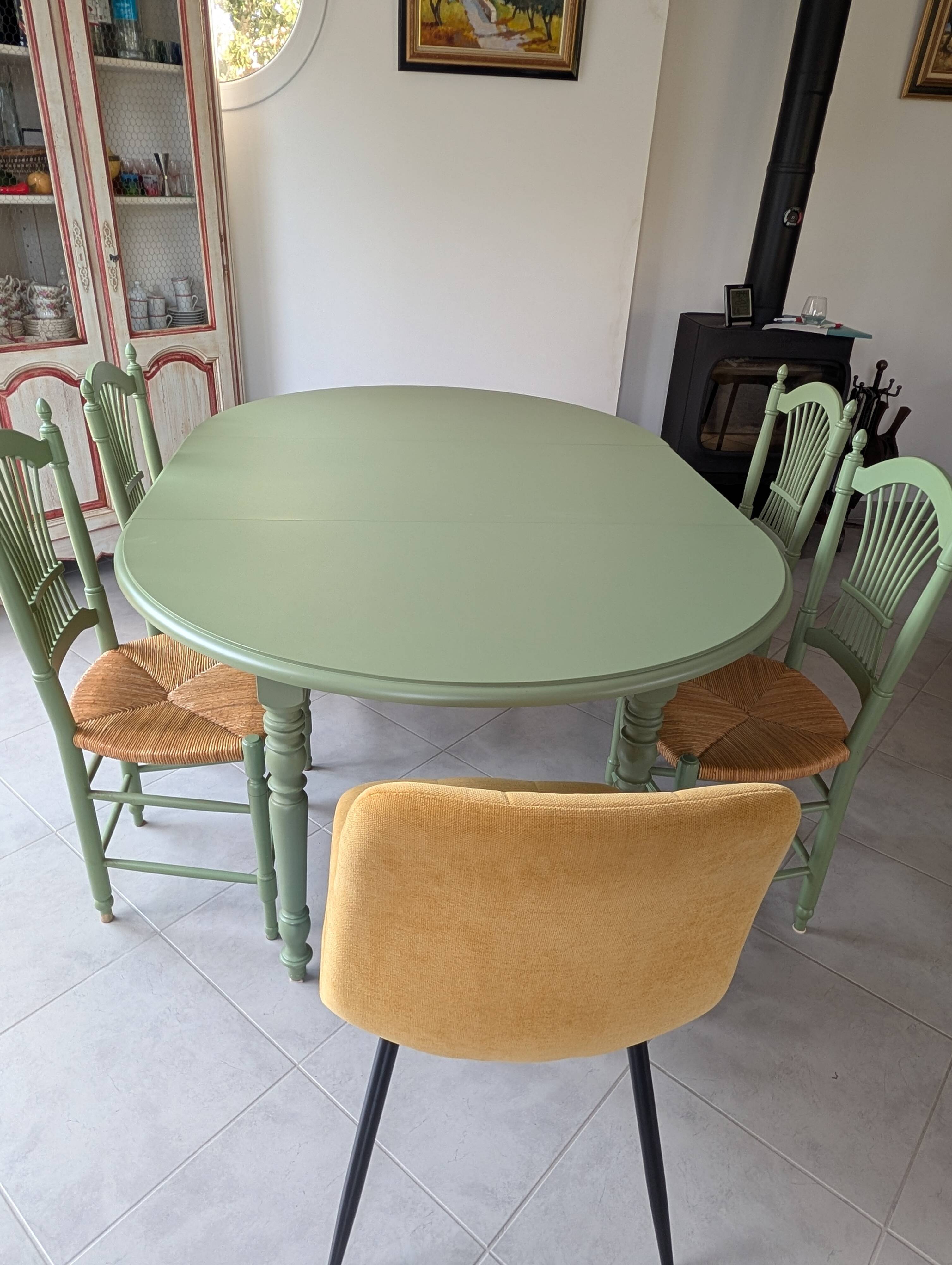wooden table brand "Un Jardin en Plus", model Giverny