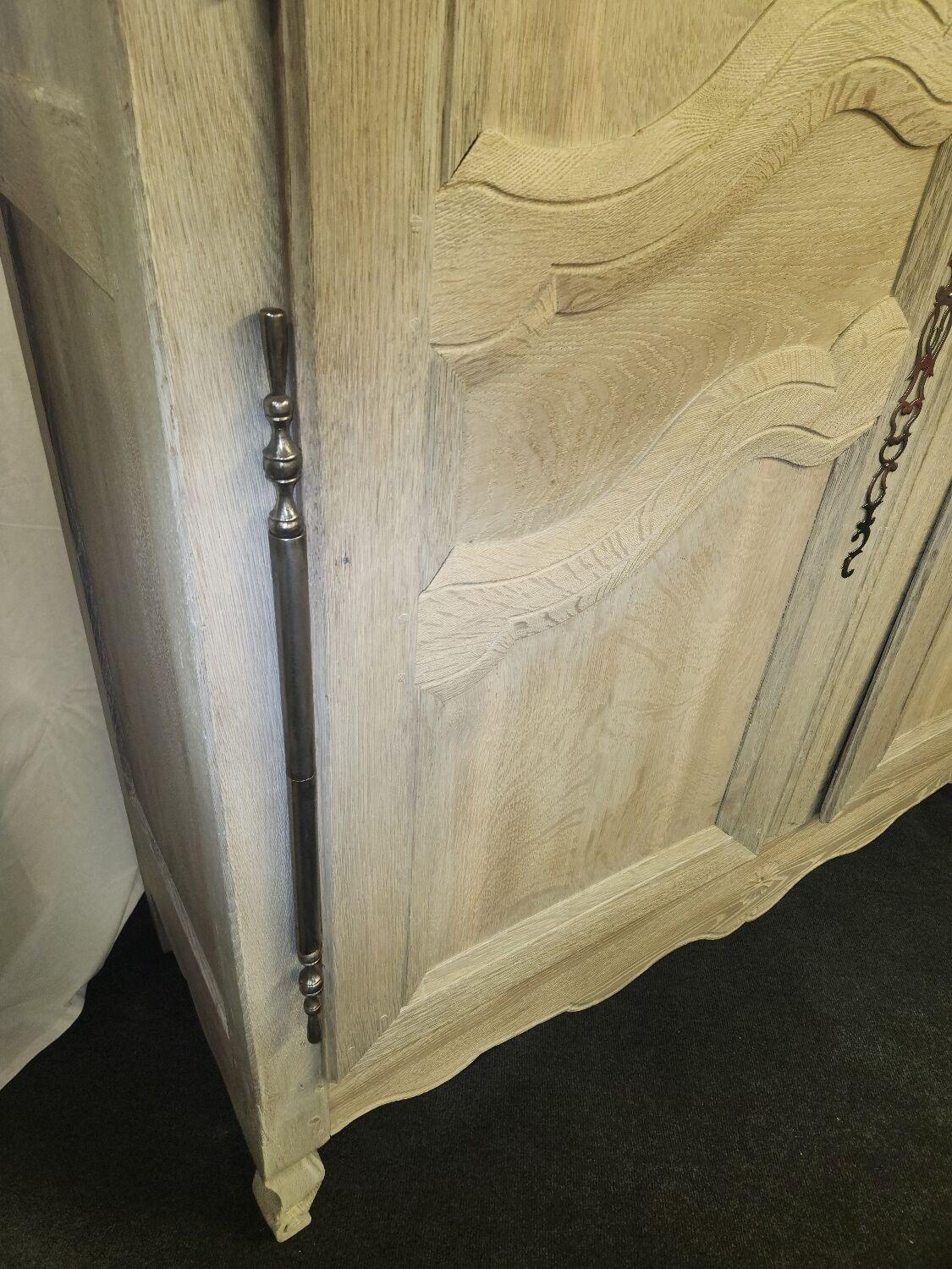 Lorraine cabinet 19th sanded and patinated