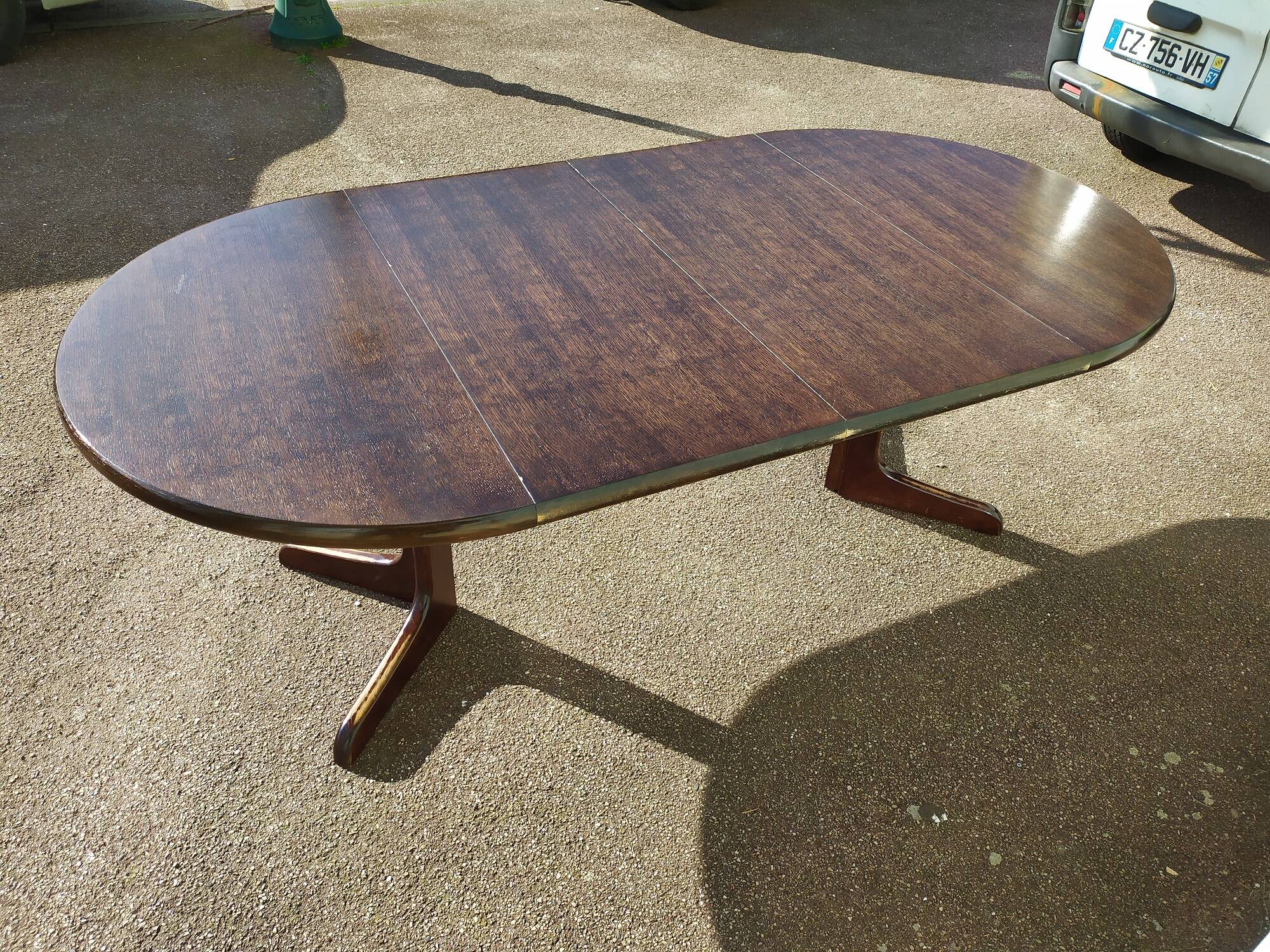 Round extendable wooden table - year 1960 - 110cm to 210cm