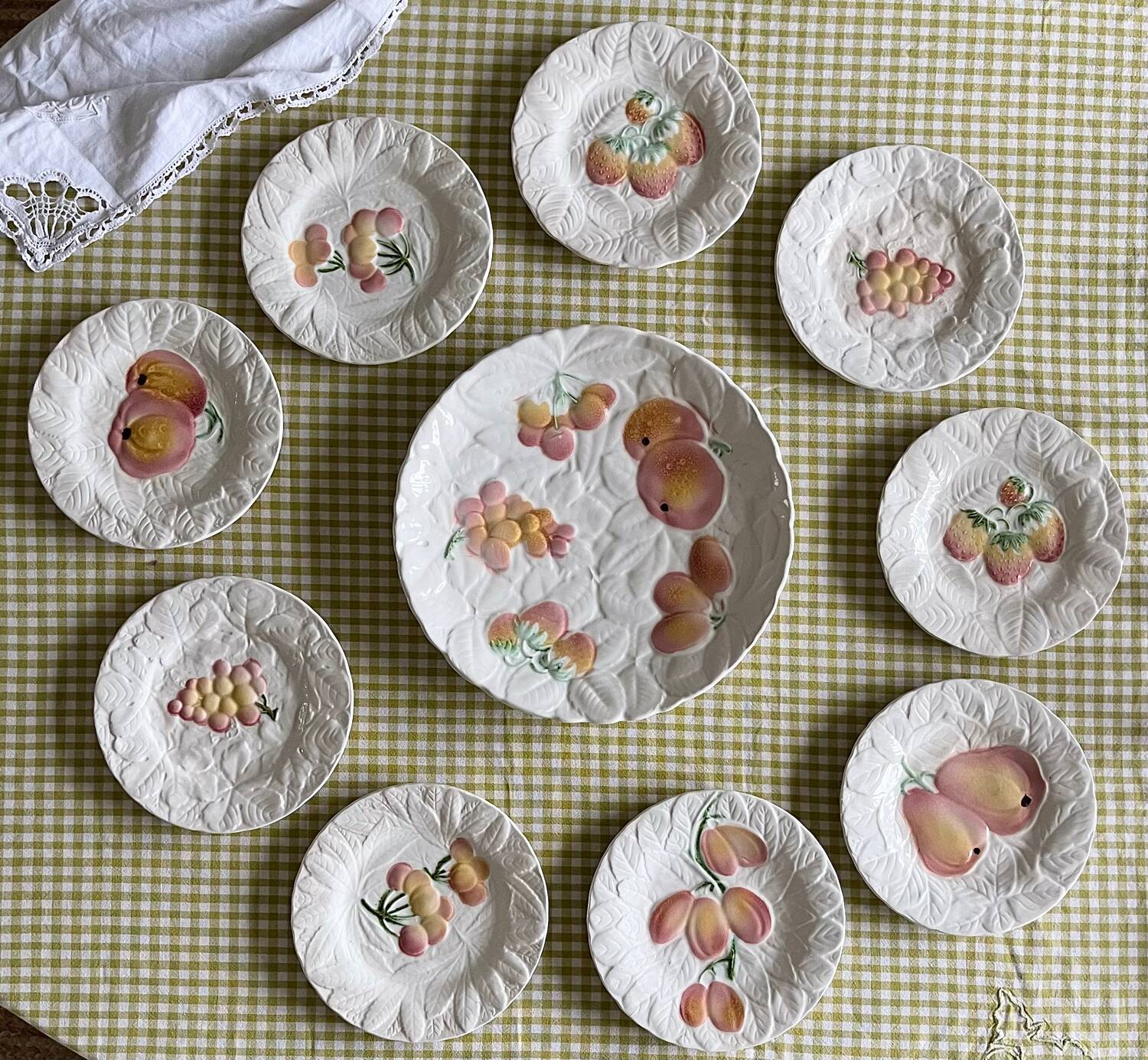 9 dessert plates and 1 barbotine dish from Sarreguemines