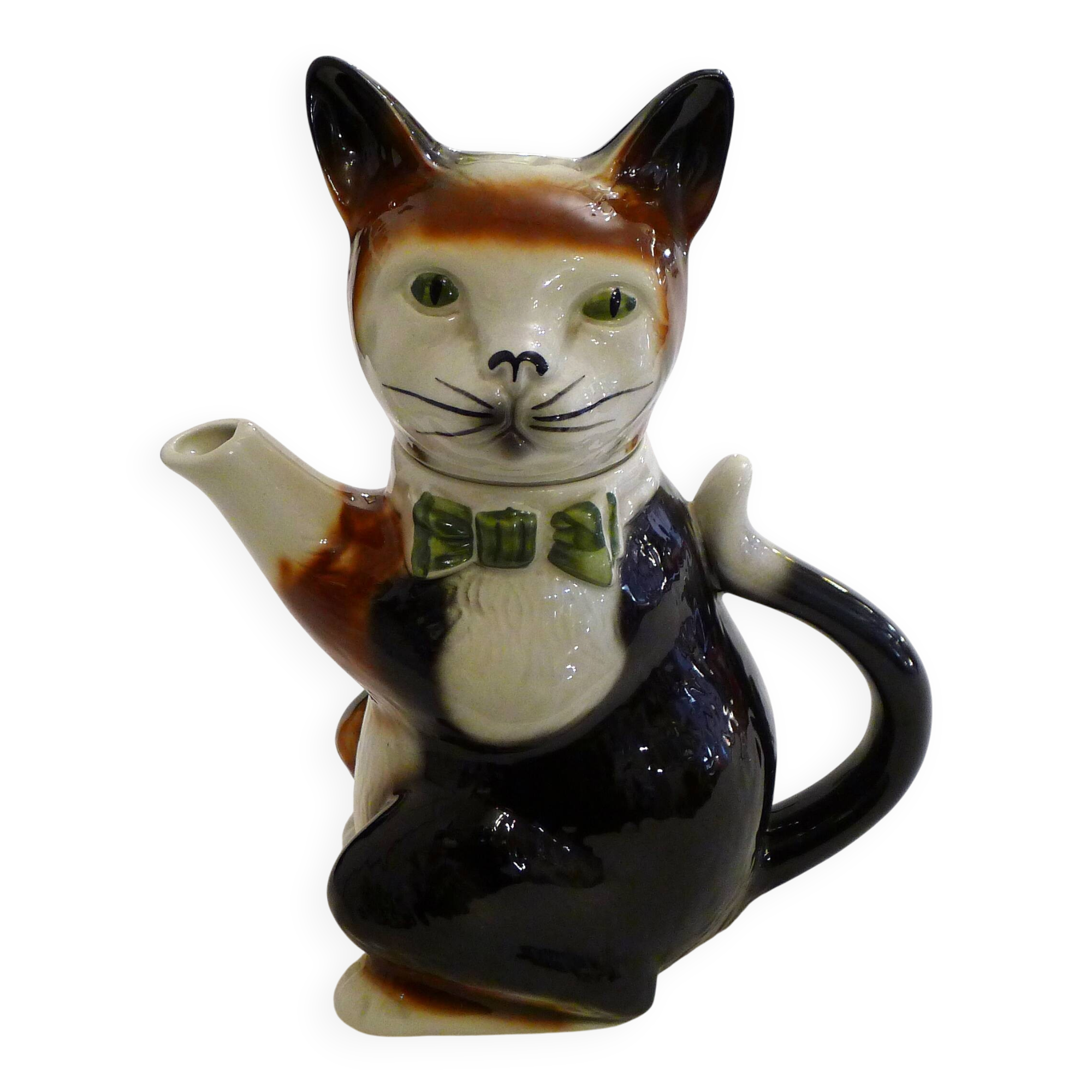 Large zoomorphic cat teapot, in vintage English earthenware.