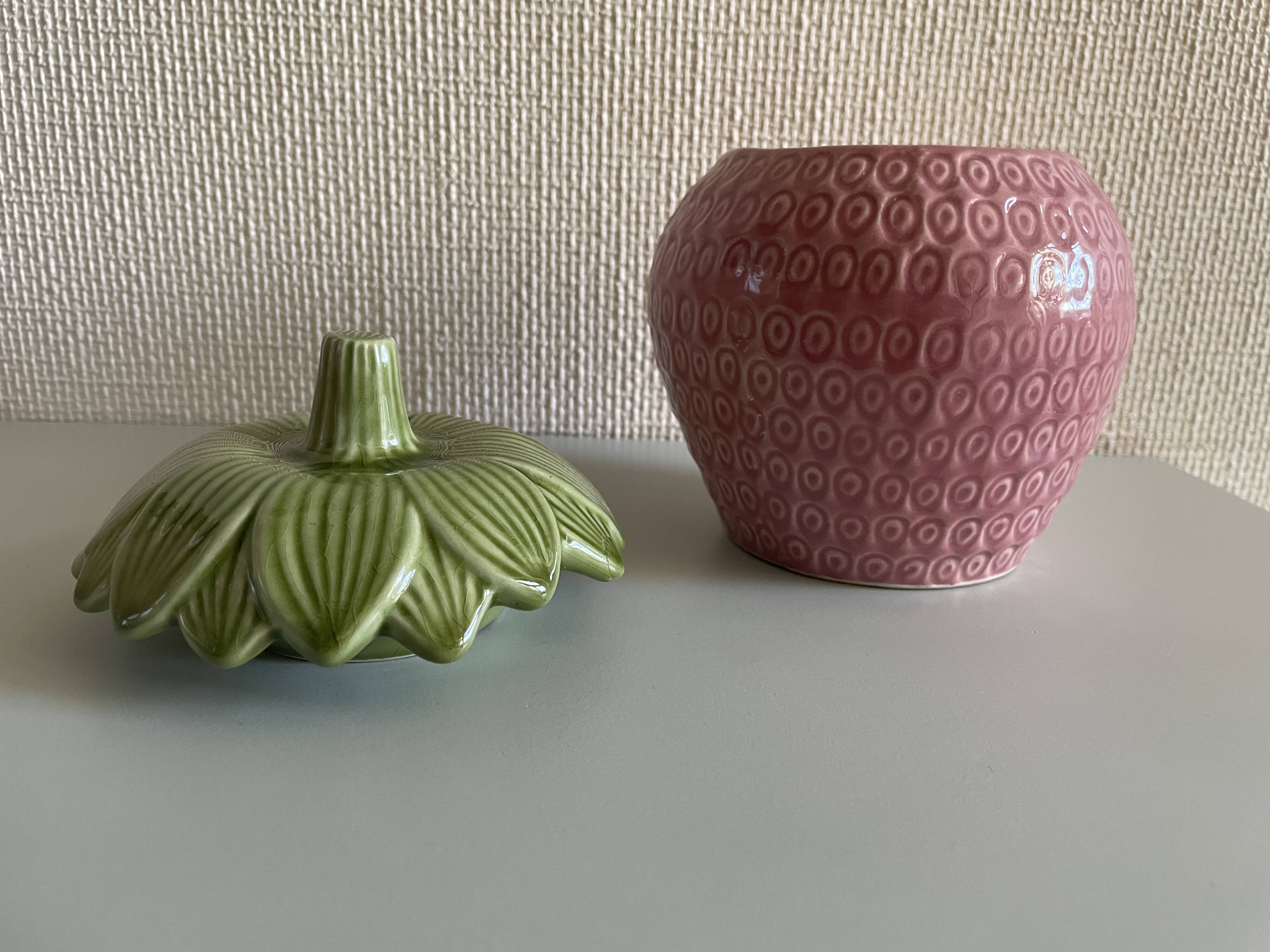 Pot céramique en forme de fraise