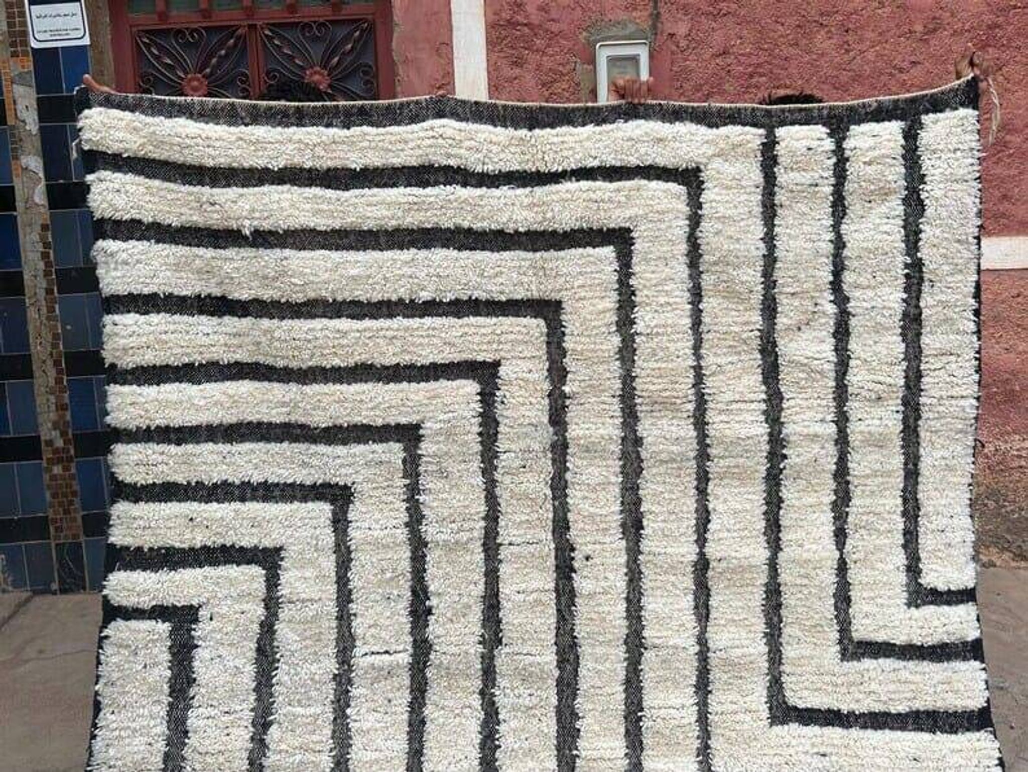Tapis en laine pure fait main traditionnelle taille 2/3 m