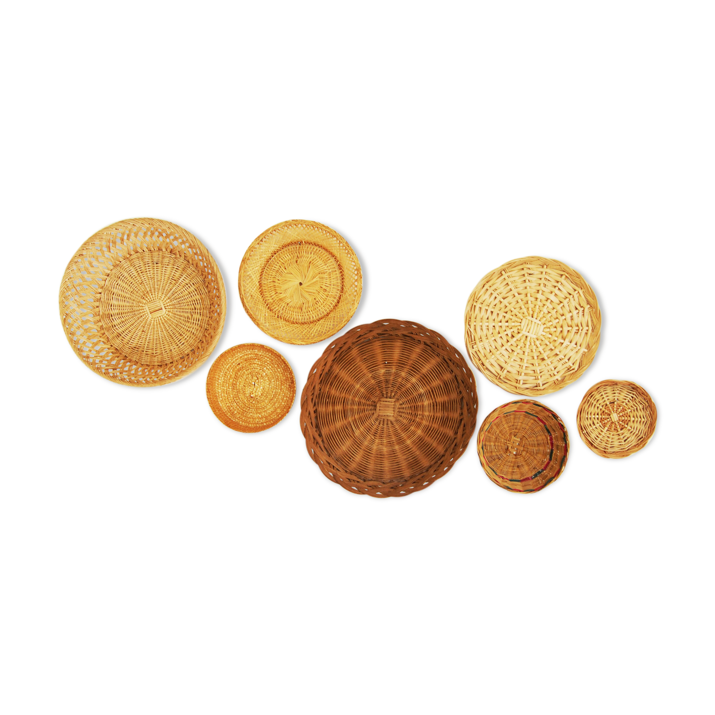 Wall composition of 7 wicker baskets