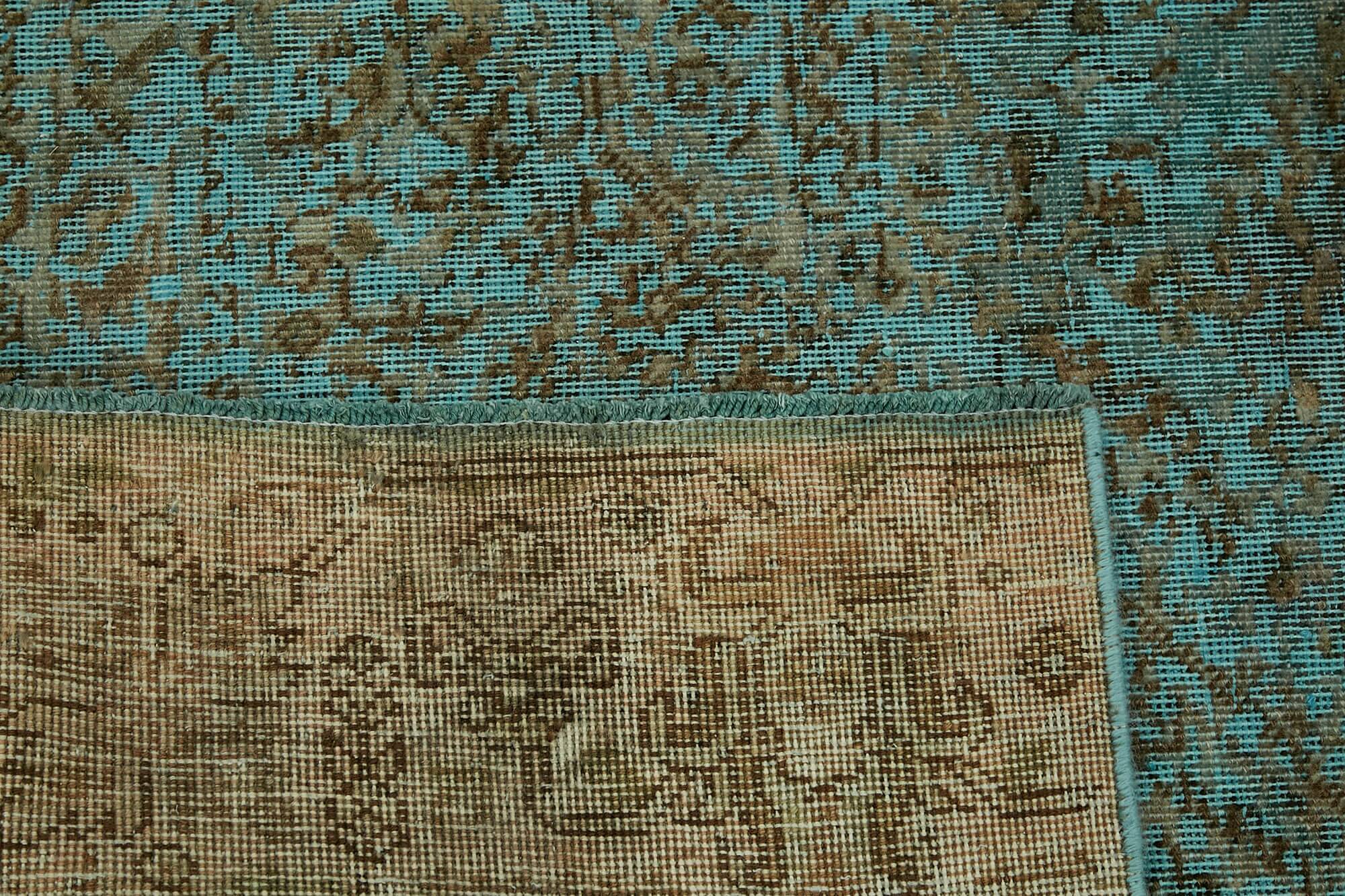 1970s 232 cm x 319 cm turquoise wool carpet