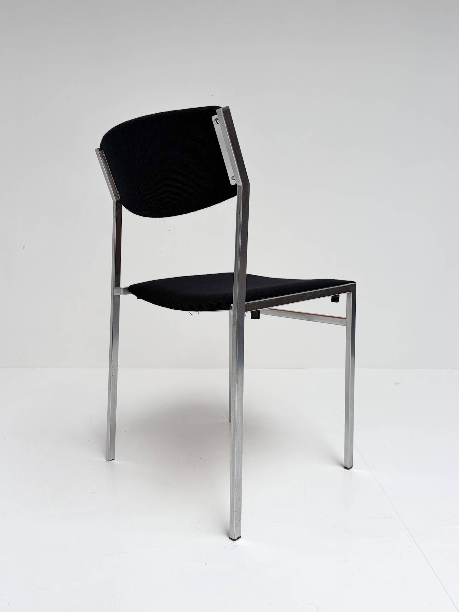 Set of 4 Gijs van der Sluis stacking chairs, 1970s
