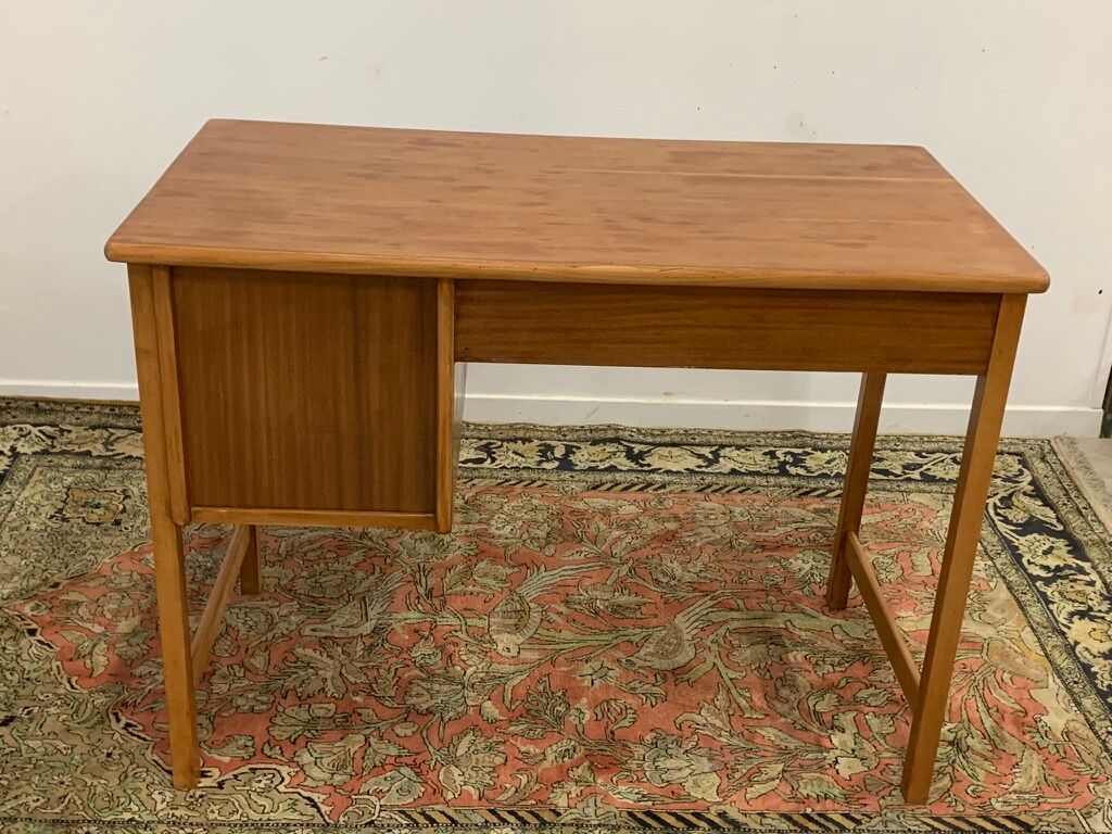 Scandinavian children's desk in teck