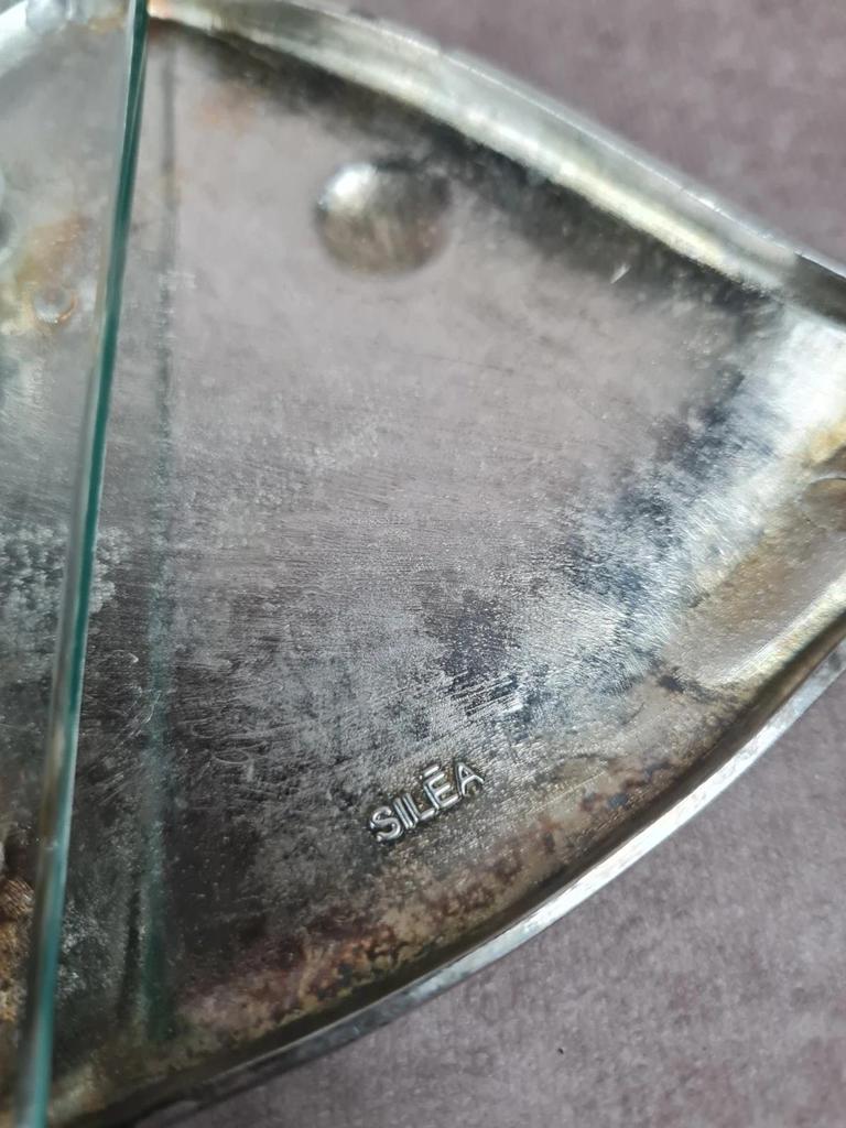 Glass and silver-plated fish trivet