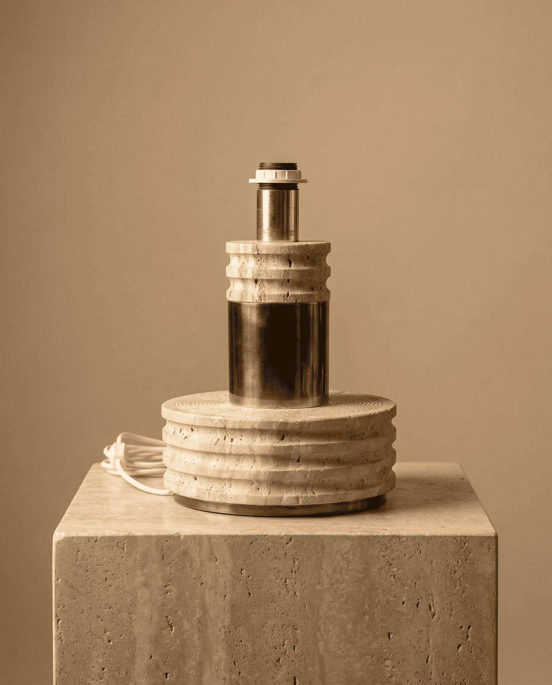 Lamp base in travertine