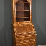 Scriban Showcase in Blond Mahogany, England – 1960