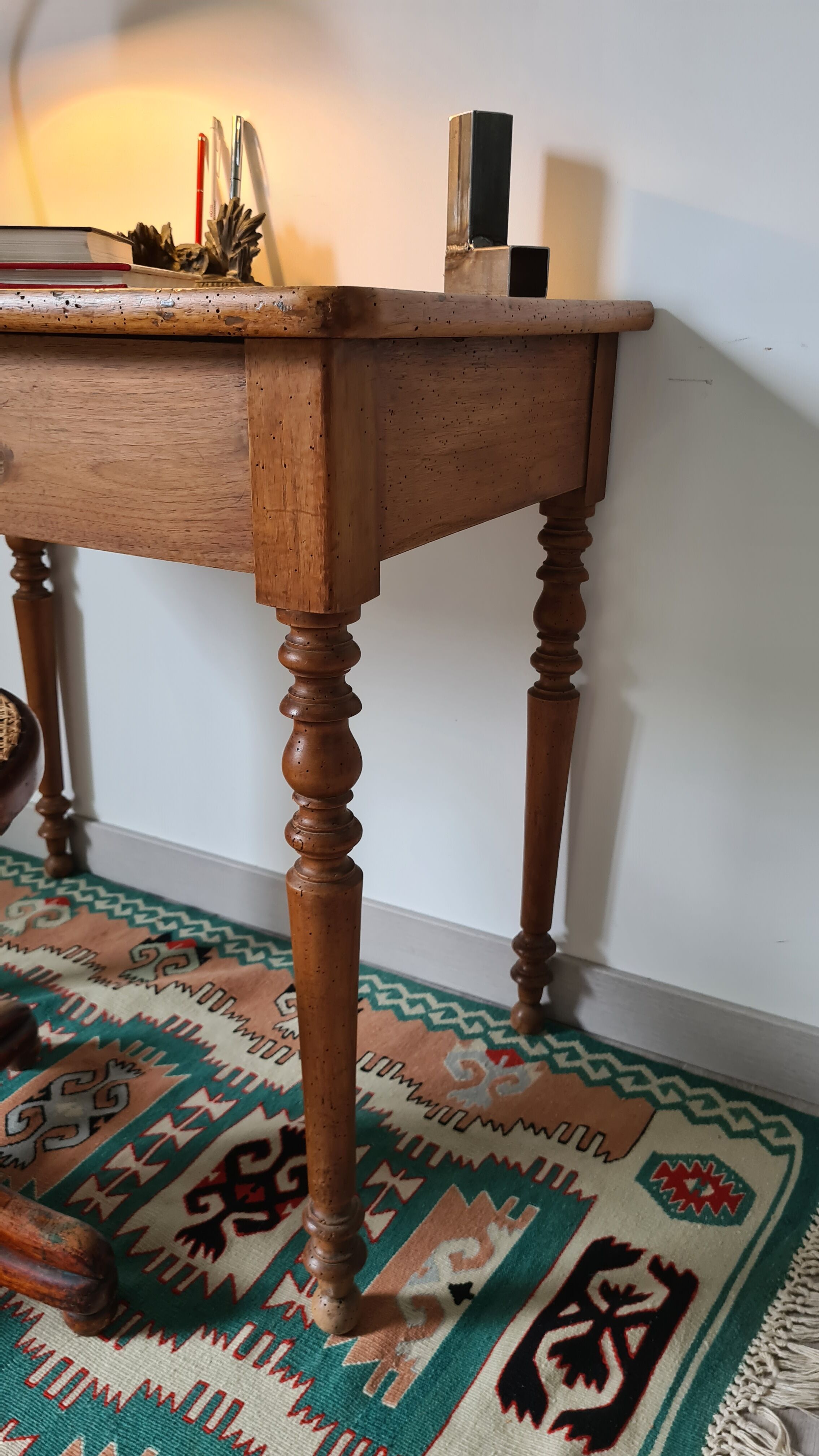 Desk with feet turned in oak