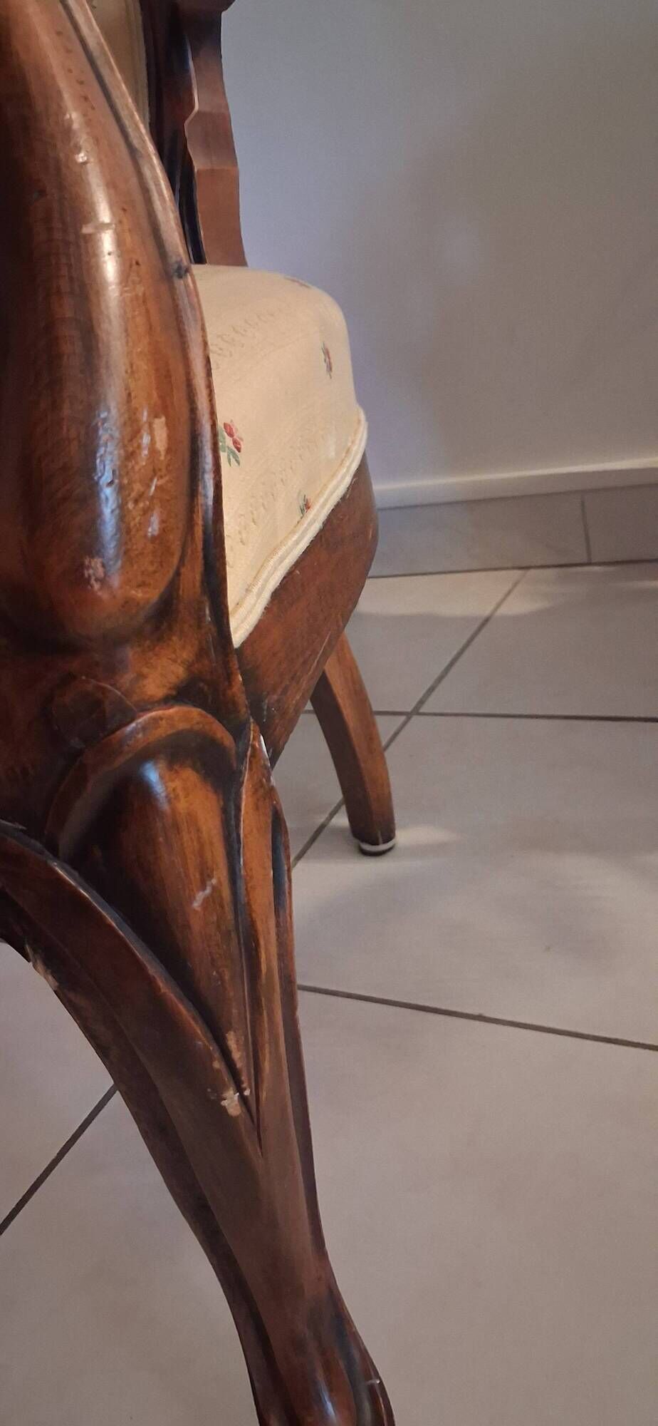 Louis Philippe style cabriolet armchair from the 19th century.