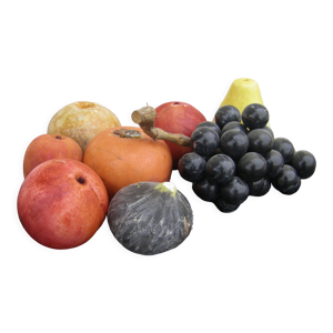 Fruits en albâtre ancien