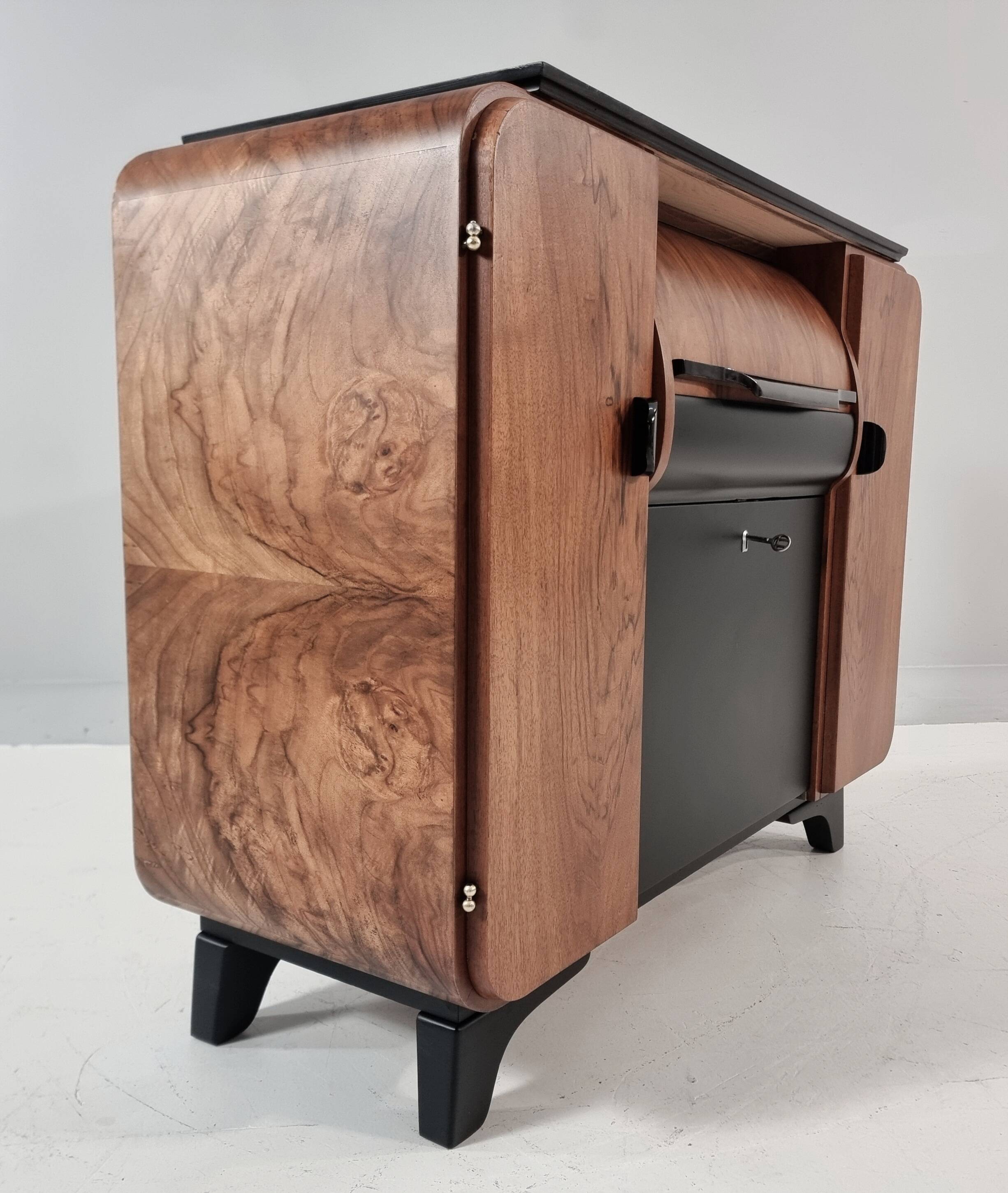 Art Deco Bar Cabinet  by Jindrich Halabala for Up Závody, 1940s.