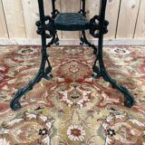 Table de jardin en fer peint style Art Nouveau