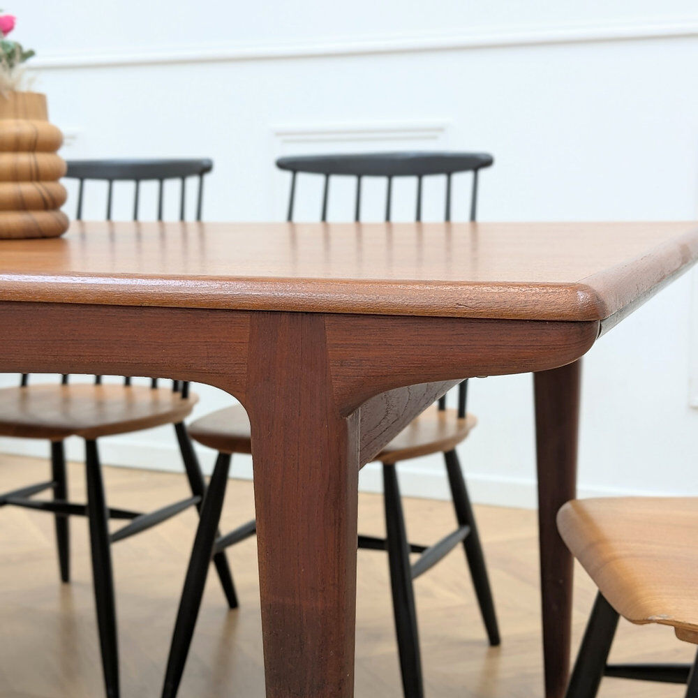 Table manger scandinave