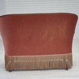 Canapé danois 2 places des années 1930, velours d'ameublement rose saumon, bois de frêne.