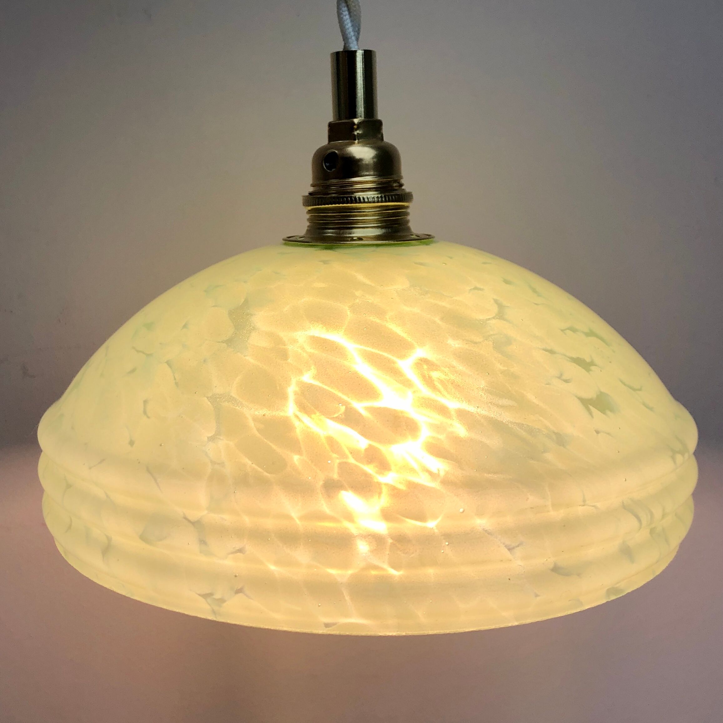 Suspension abat-jour vintage en verre de Clichy vert