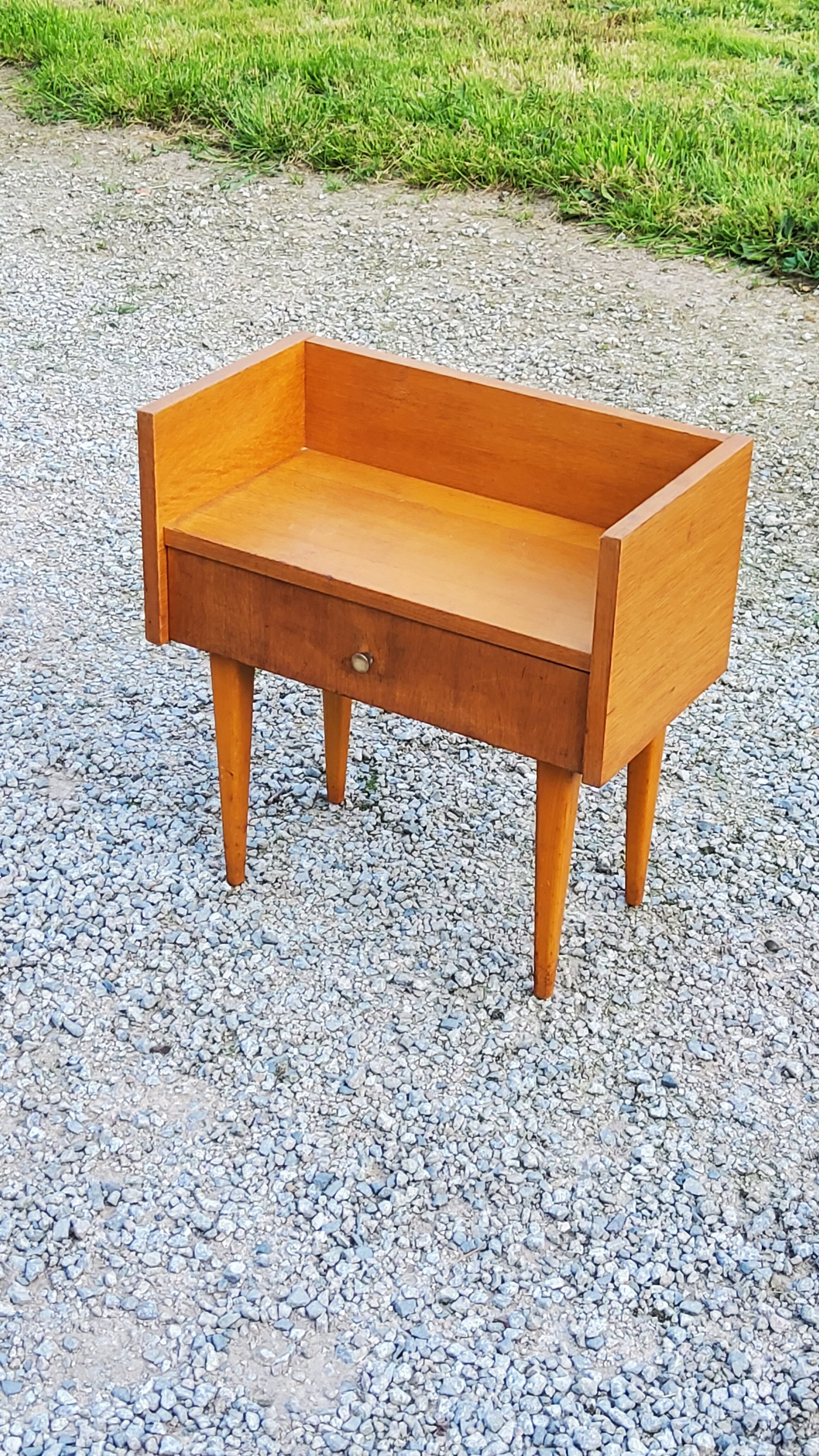 Vintage bedside table of the 50s in blond oak bobbin feet